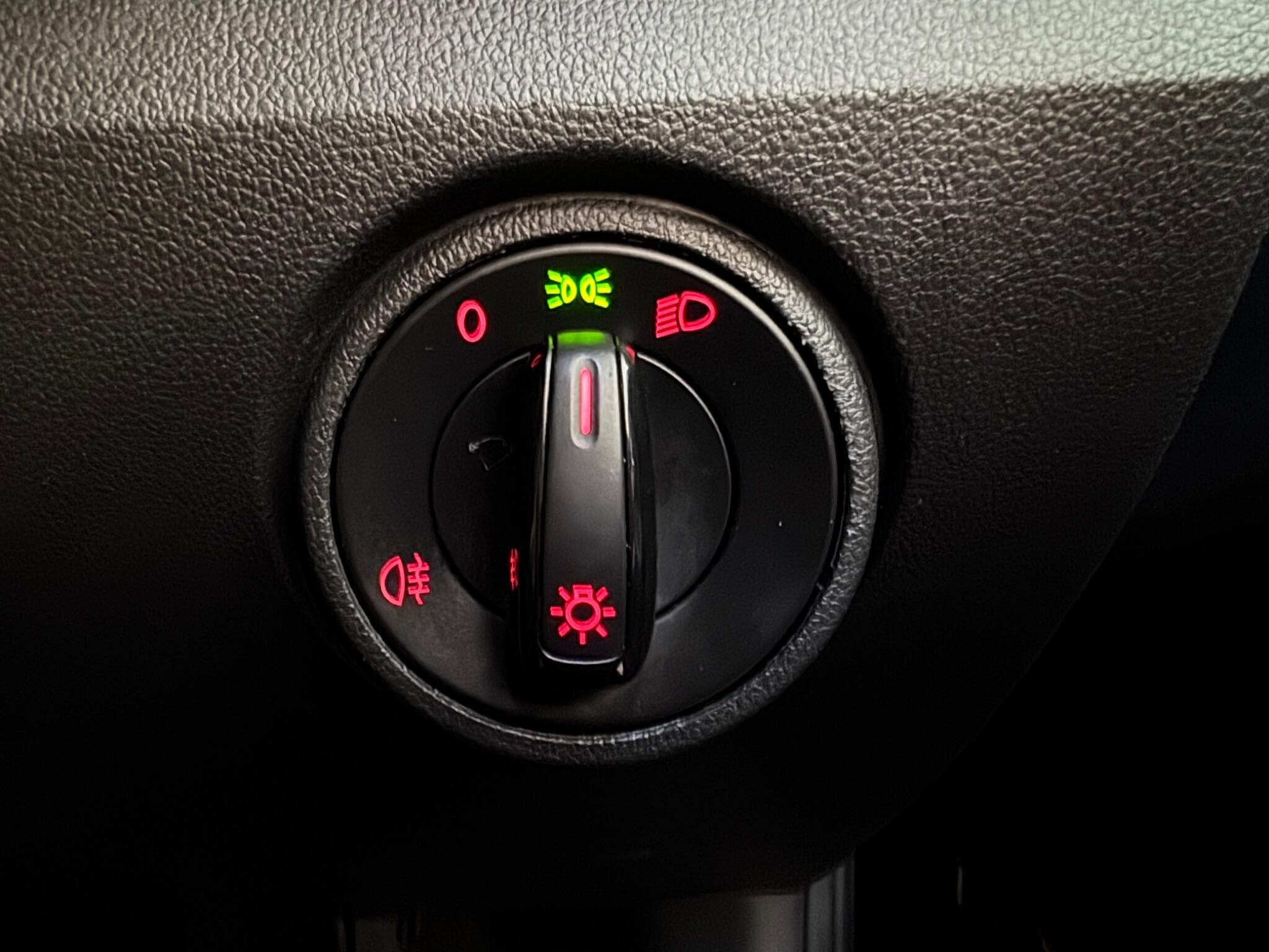 2015 Volkswagen up! - Thumbnail 15