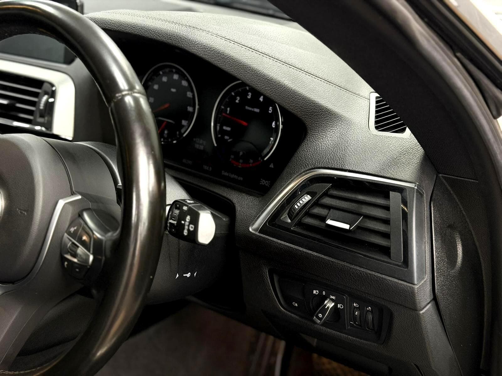 2019 BMW 1 Series - Thumbnail 42
