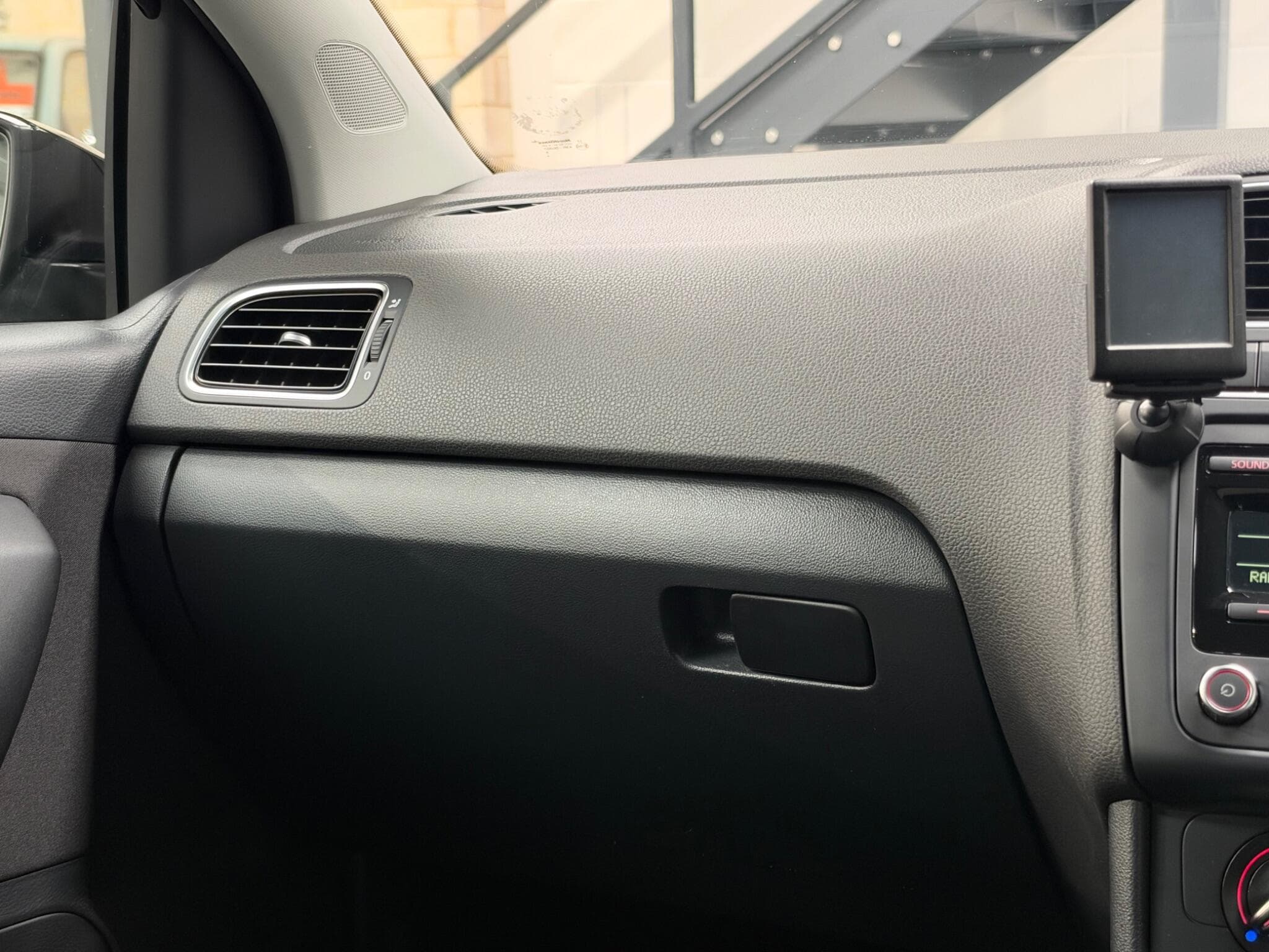 2012 Volkswagen Polo - Thumbnail 25