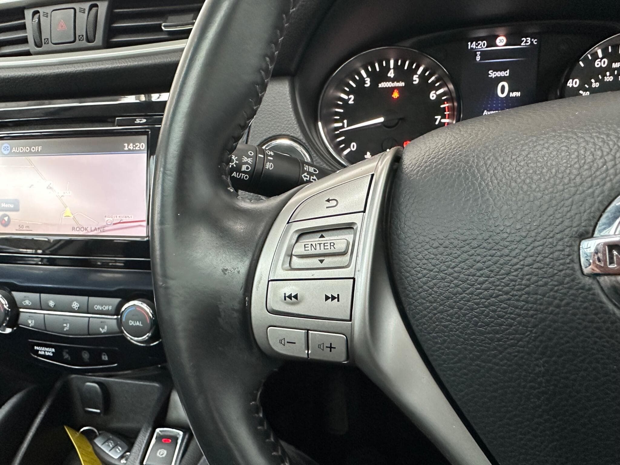 2014 Nissan Qashqai - Thumbnail 19