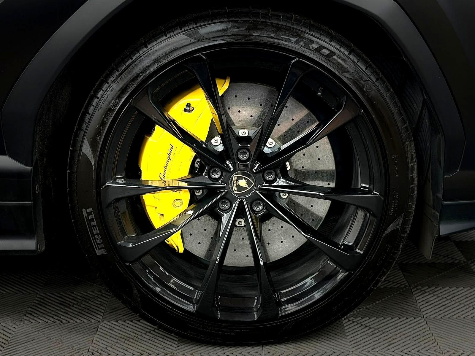 2022 Lamborghini Urus - Thumbnail 47