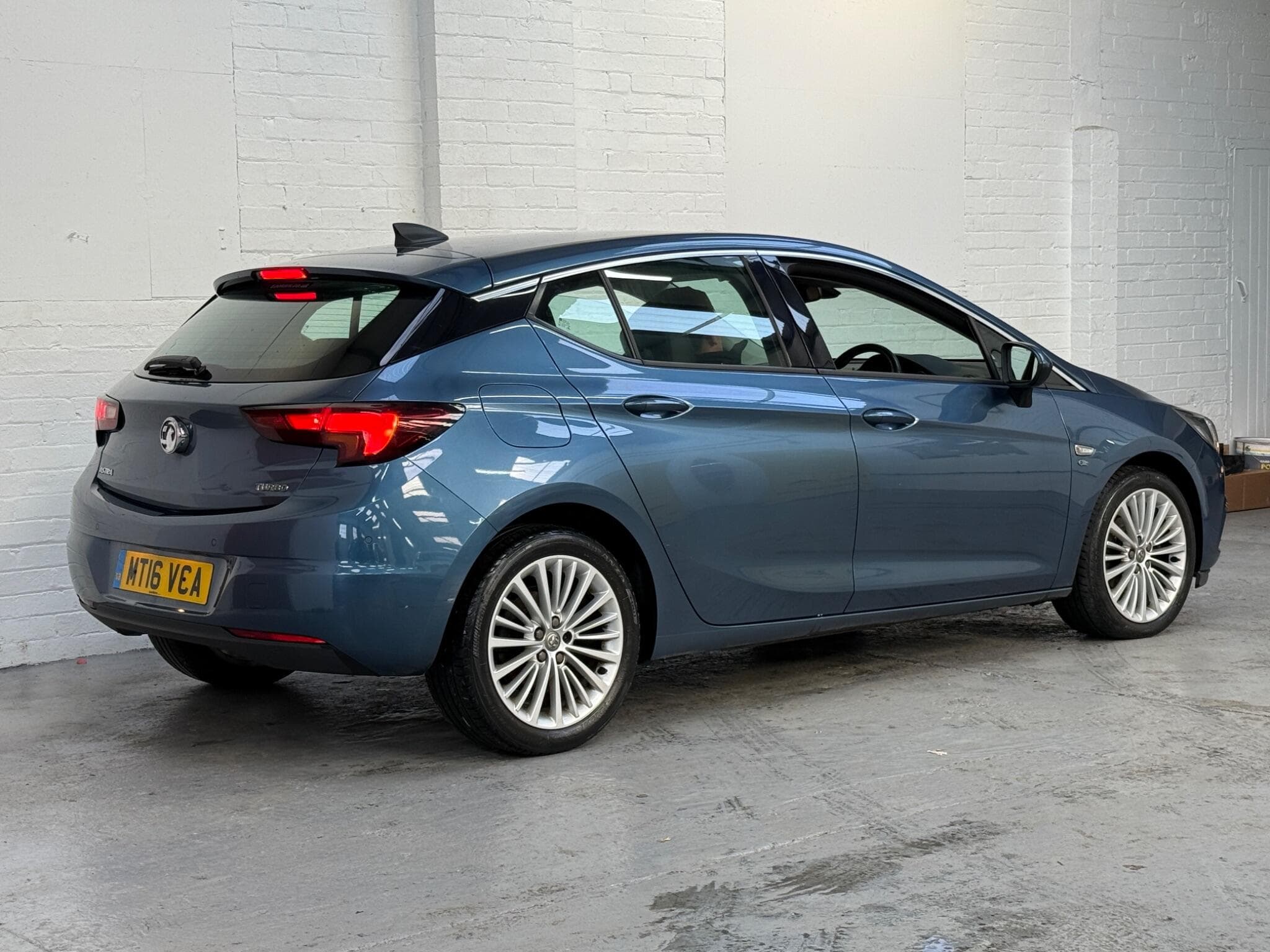 2016 Vauxhall Astra - Thumbnail 13