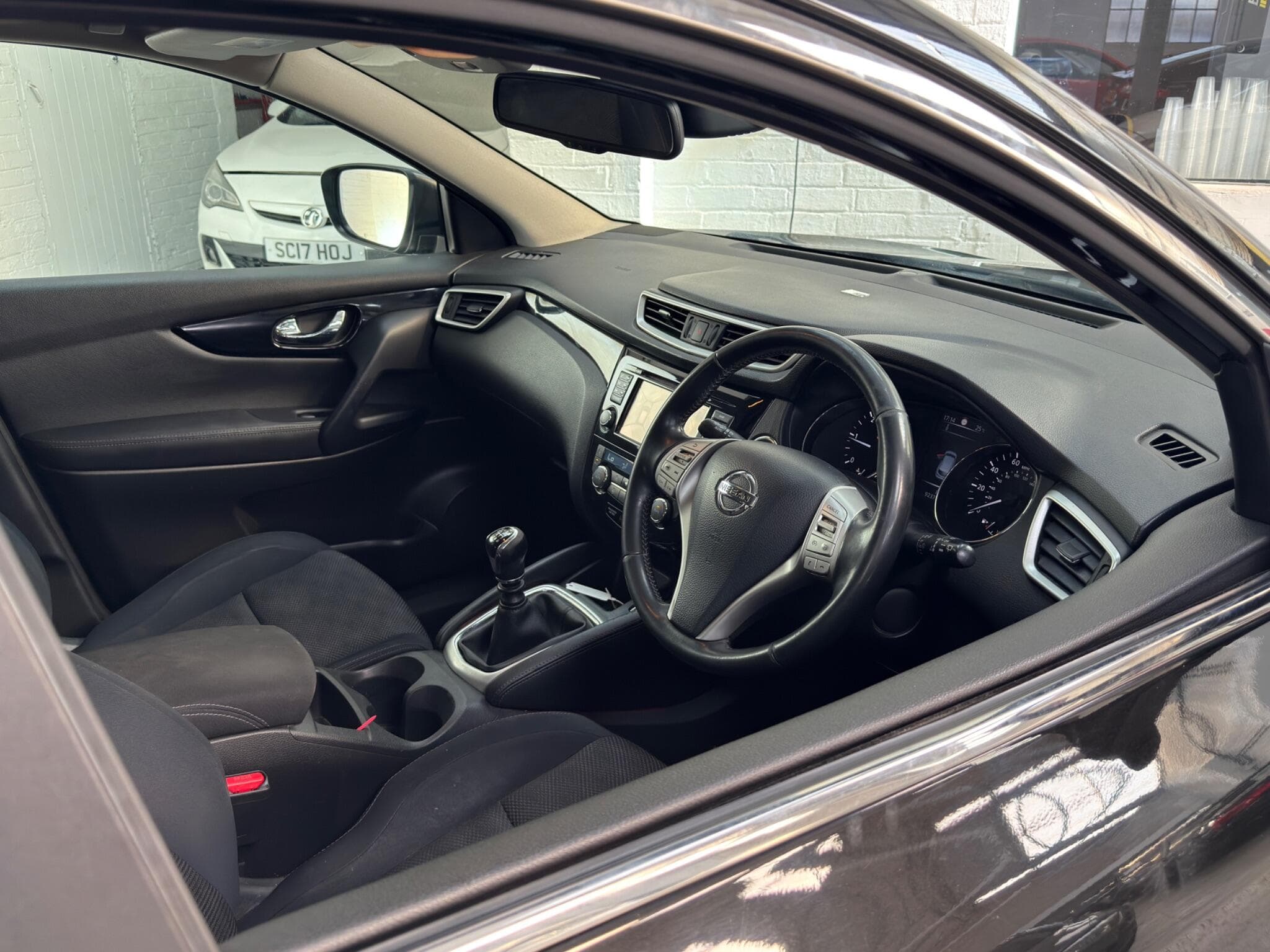2015 Nissan Qashqai - Thumbnail 10
