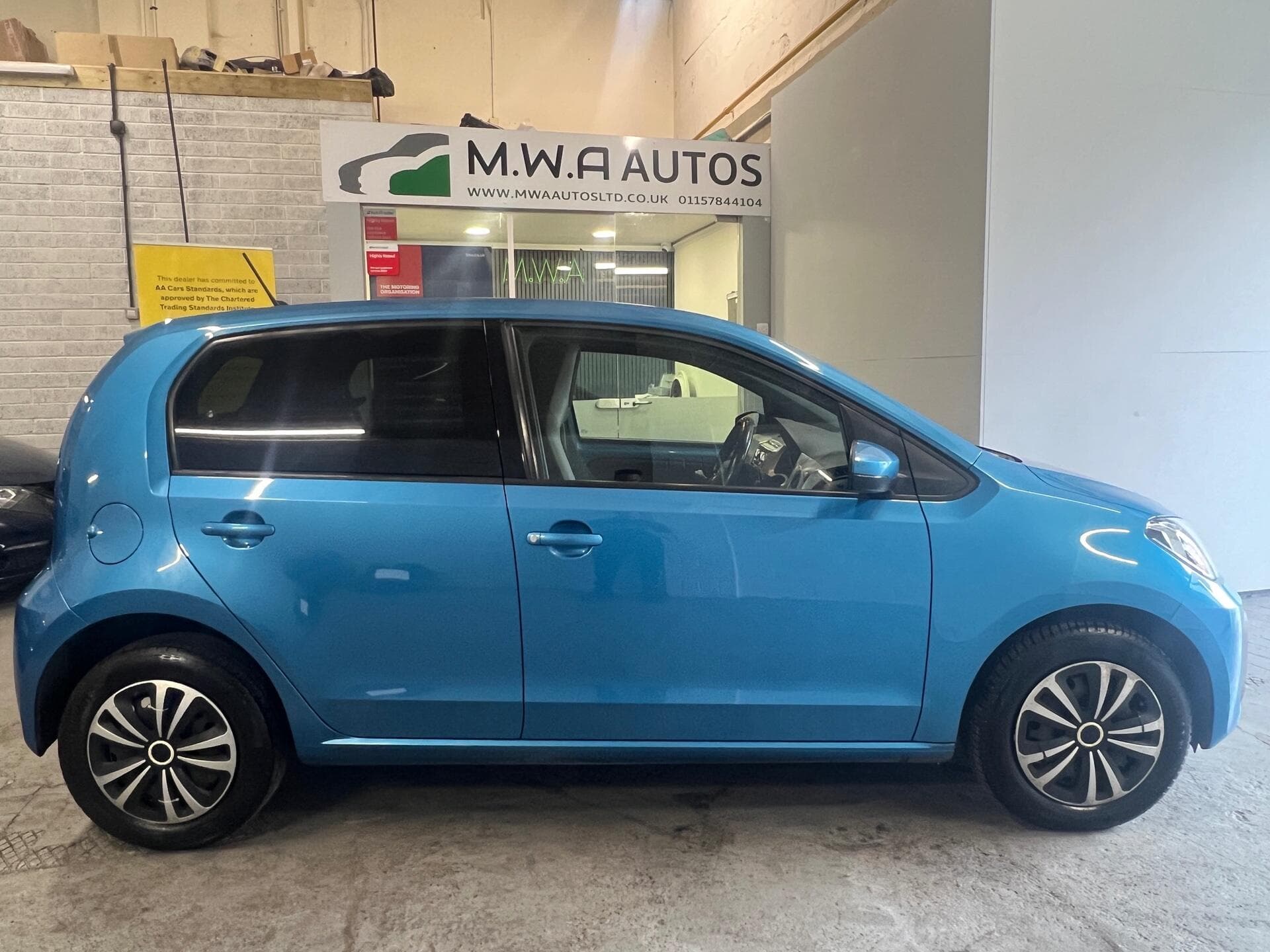 2017 Volkswagen up! - Image 4