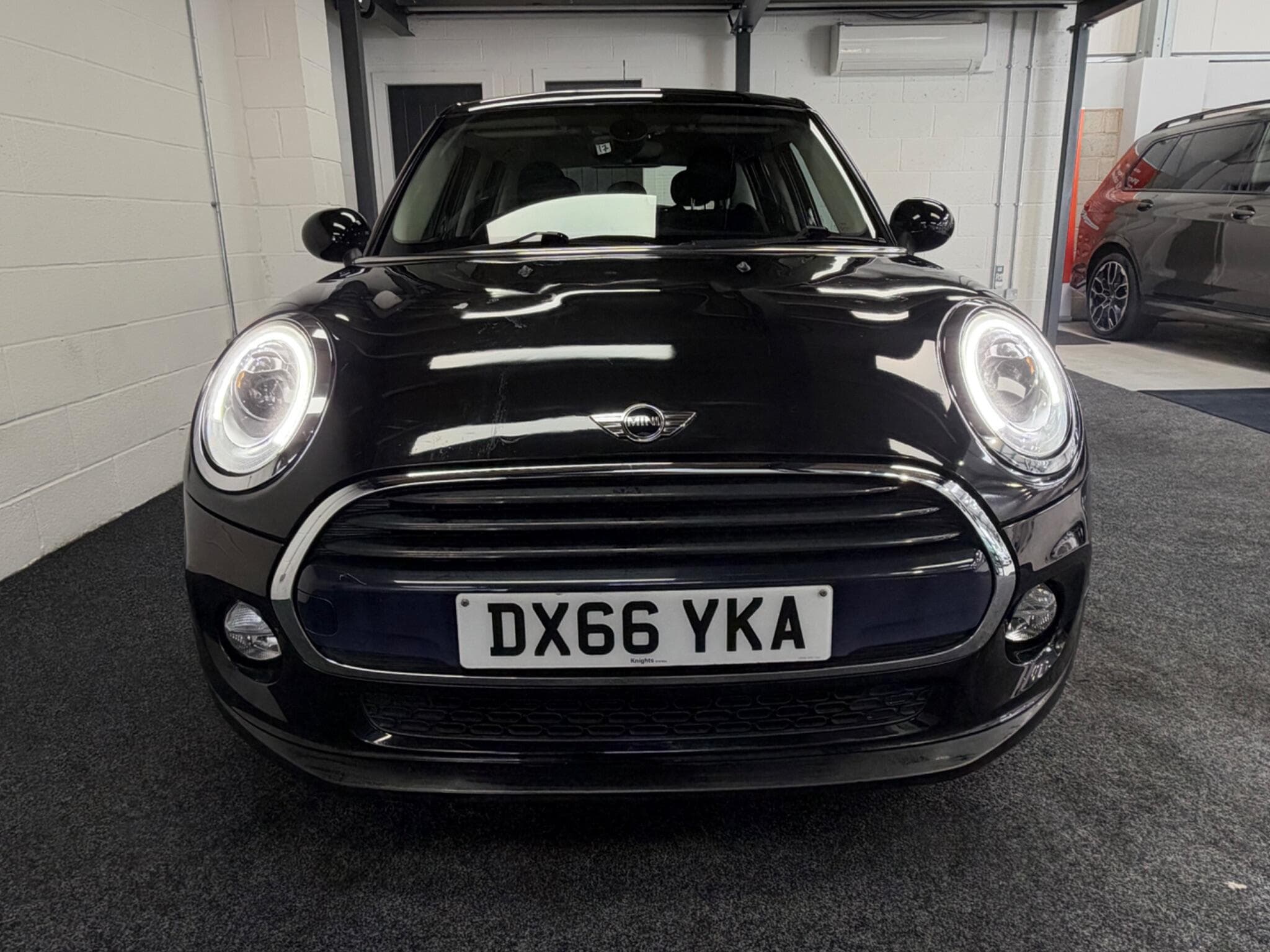 2016 MINI Hatch - Thumbnail 3