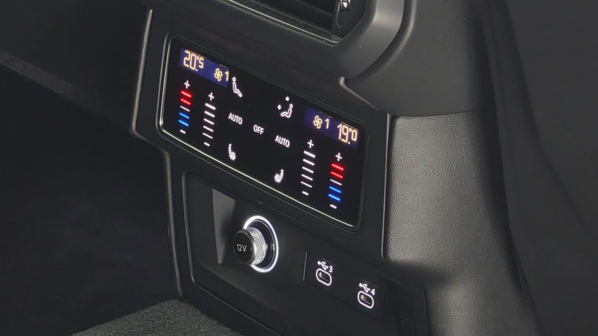 2021 Lamborghini Urus - Thumbnail 38