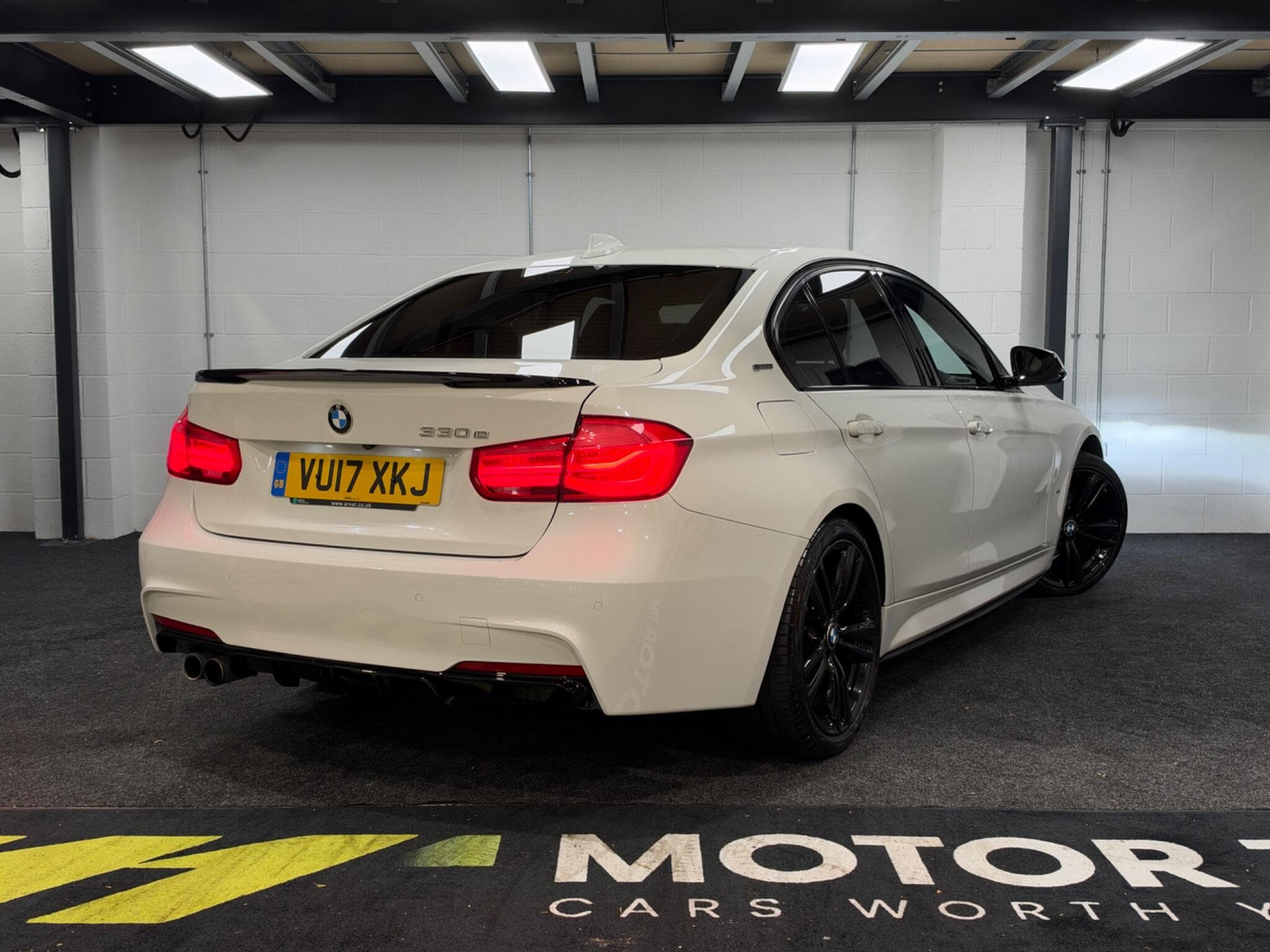 2017 BMW 3 Series - Thumbnail 15