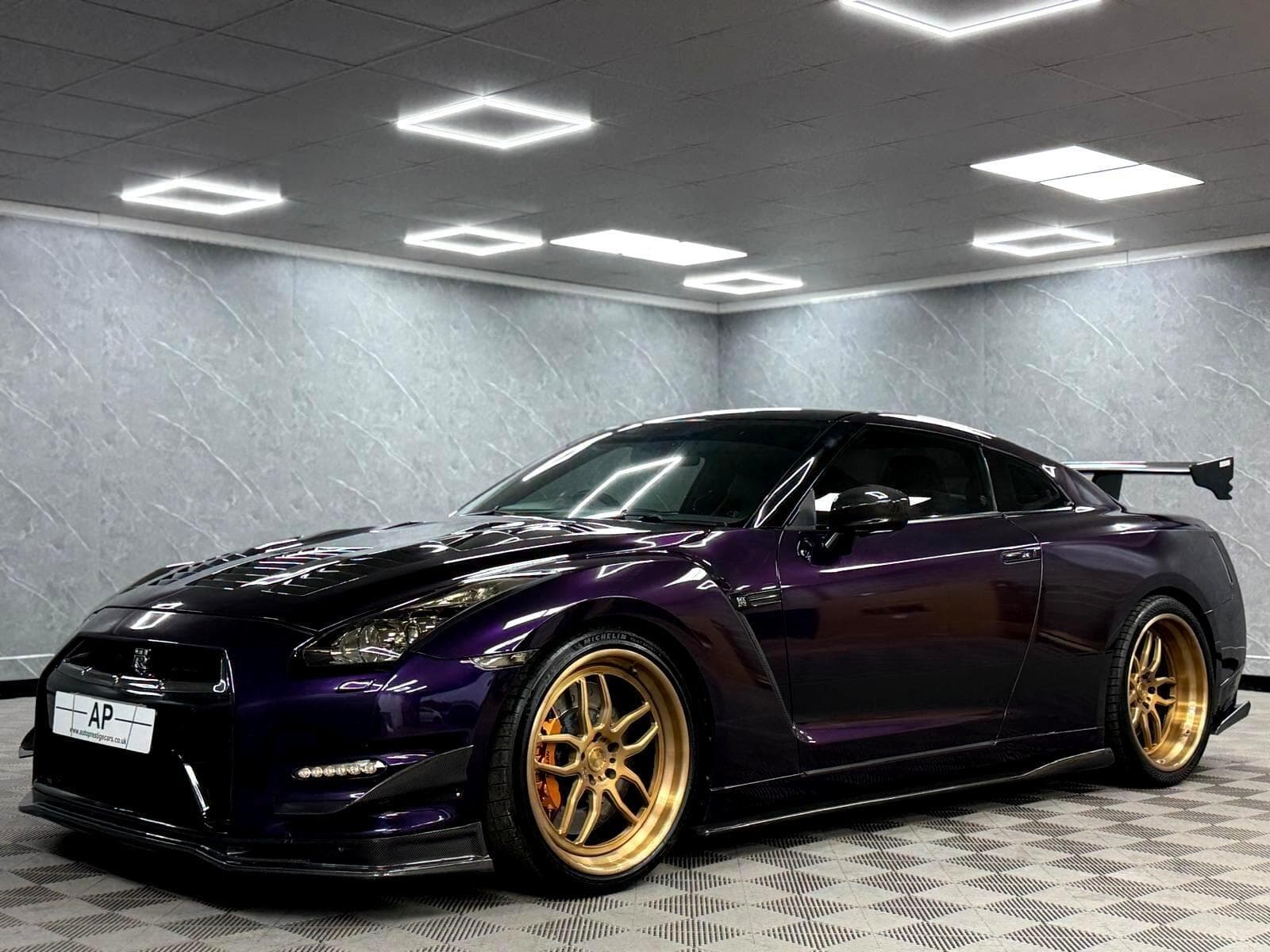 2011 Nissan GT-R - Thumbnail 25