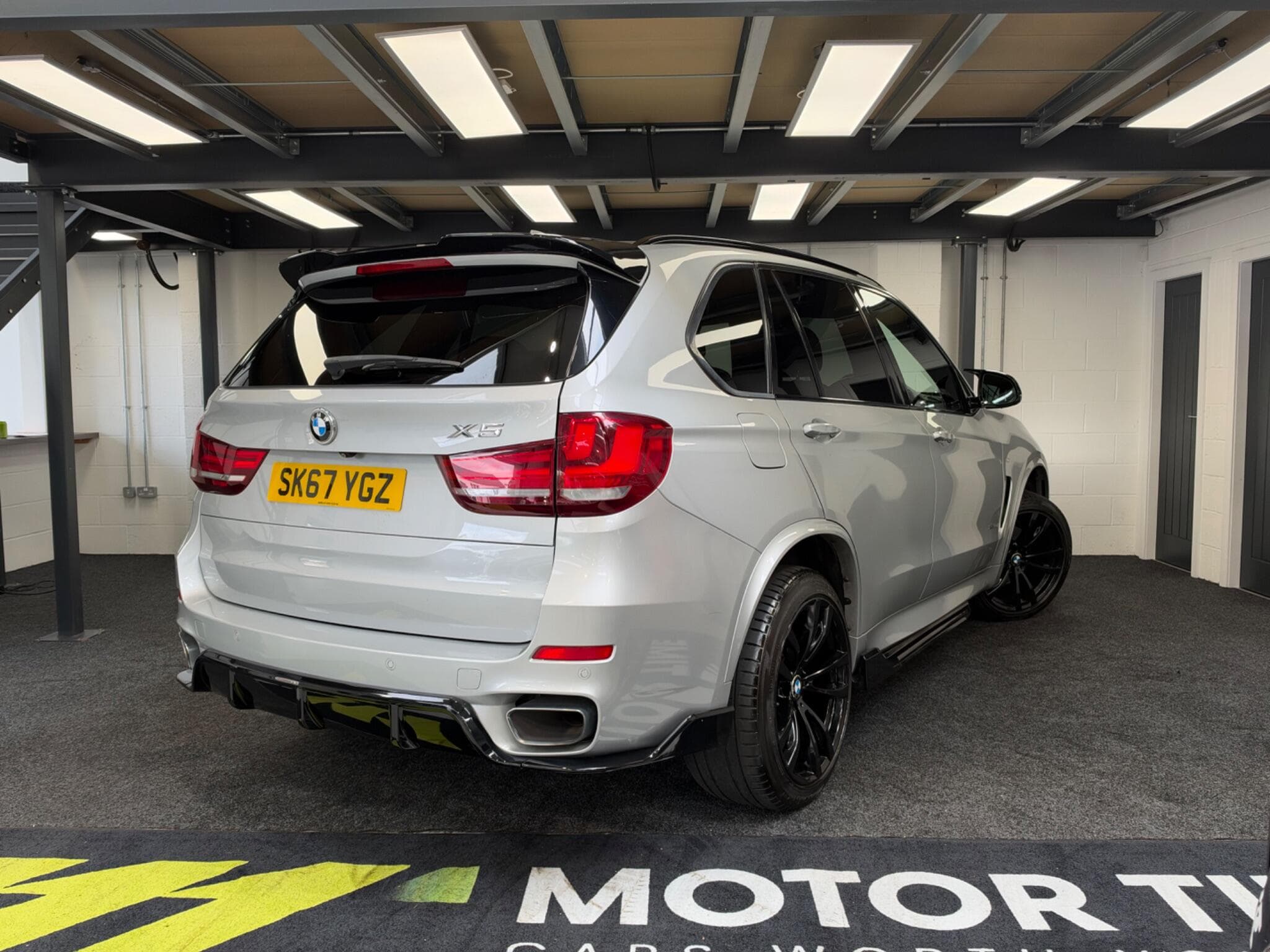 2017 BMW X5 - Thumbnail 11