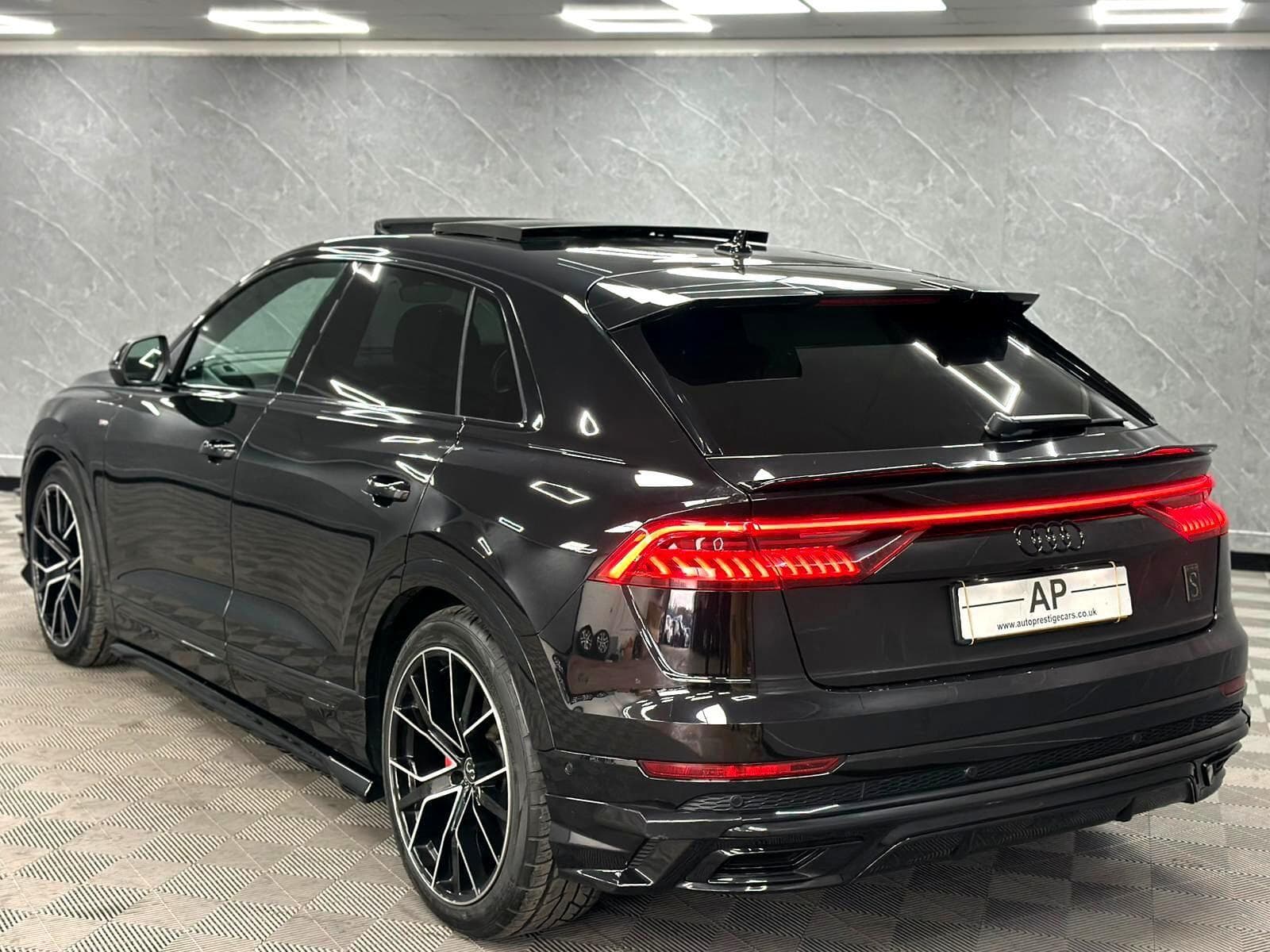 2019 Audi Q8 - Thumbnail 29