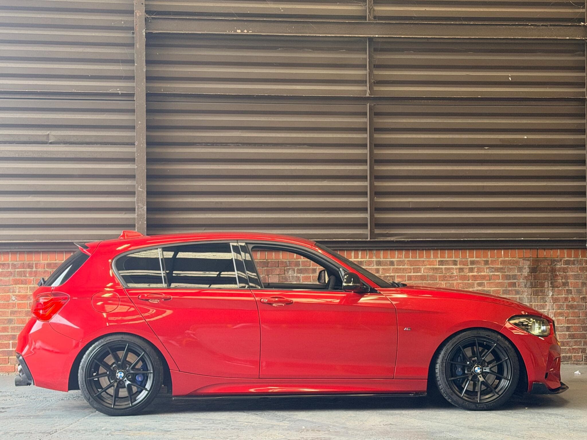 2017 BMW 1 Series - Thumbnail 2