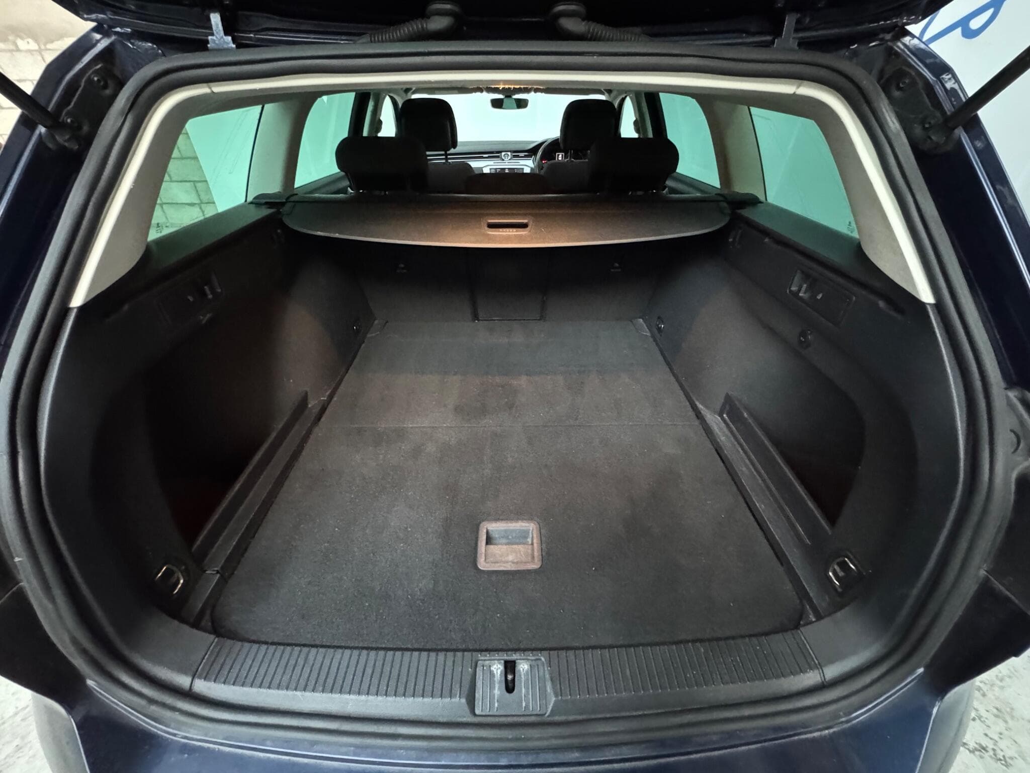 2015 Volkswagen Passat - Thumbnail 21