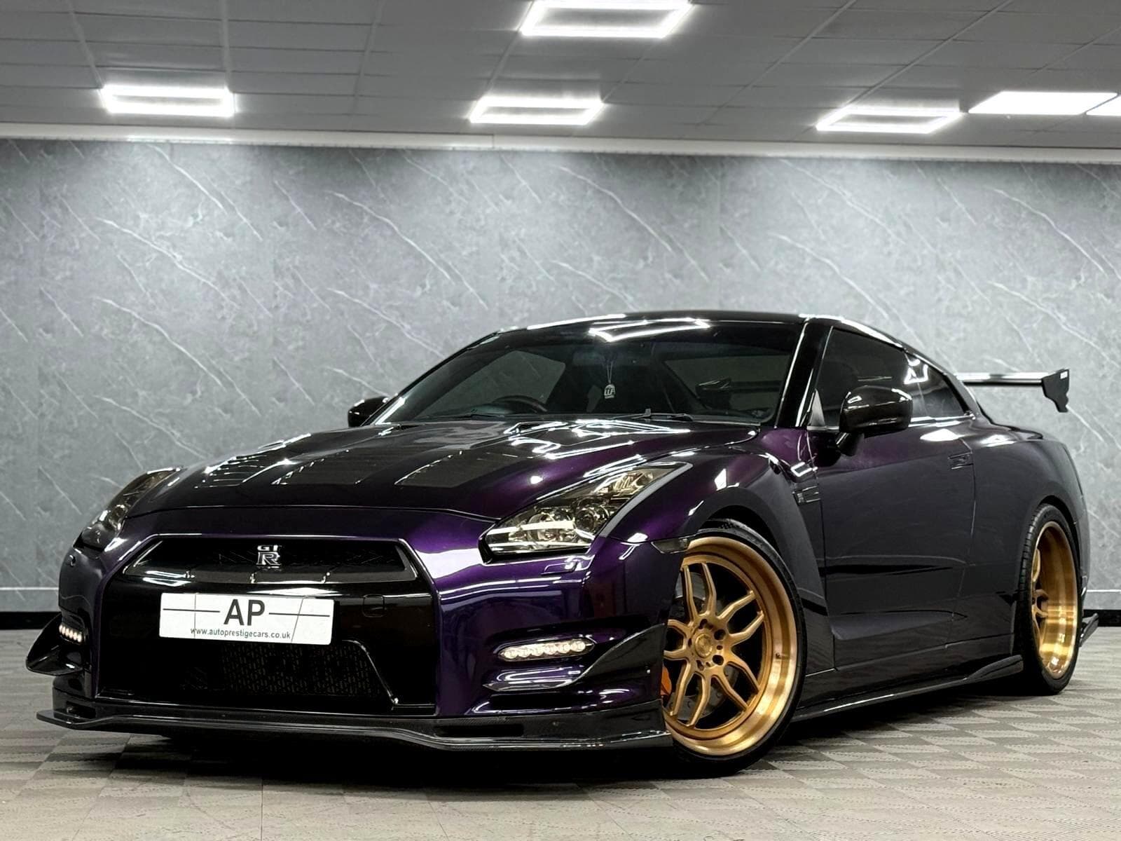 2011 Nissan GT-R - Thumbnail 6