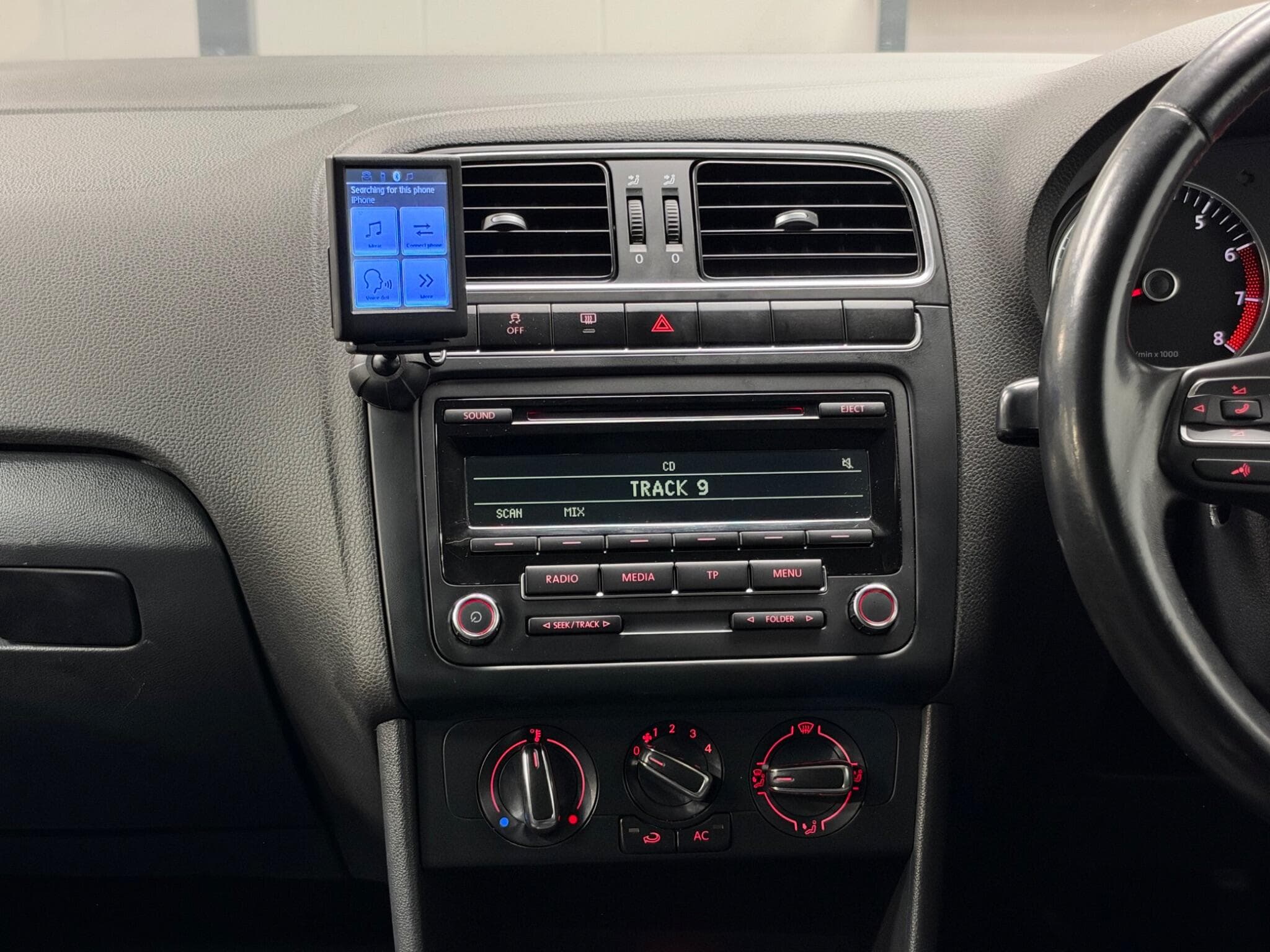 2012 Volkswagen Polo - Thumbnail 31
