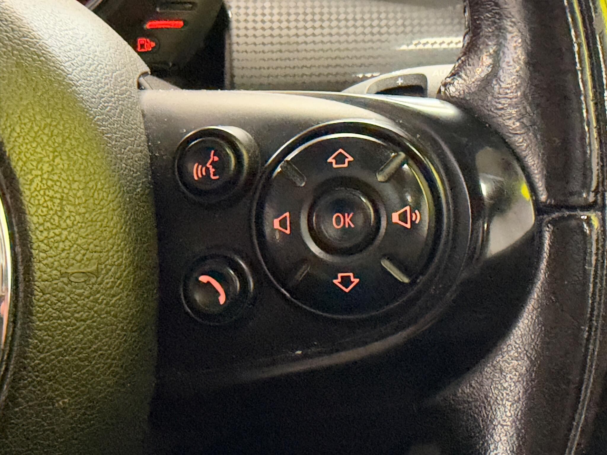 2016 MINI Hatch - Thumbnail 21