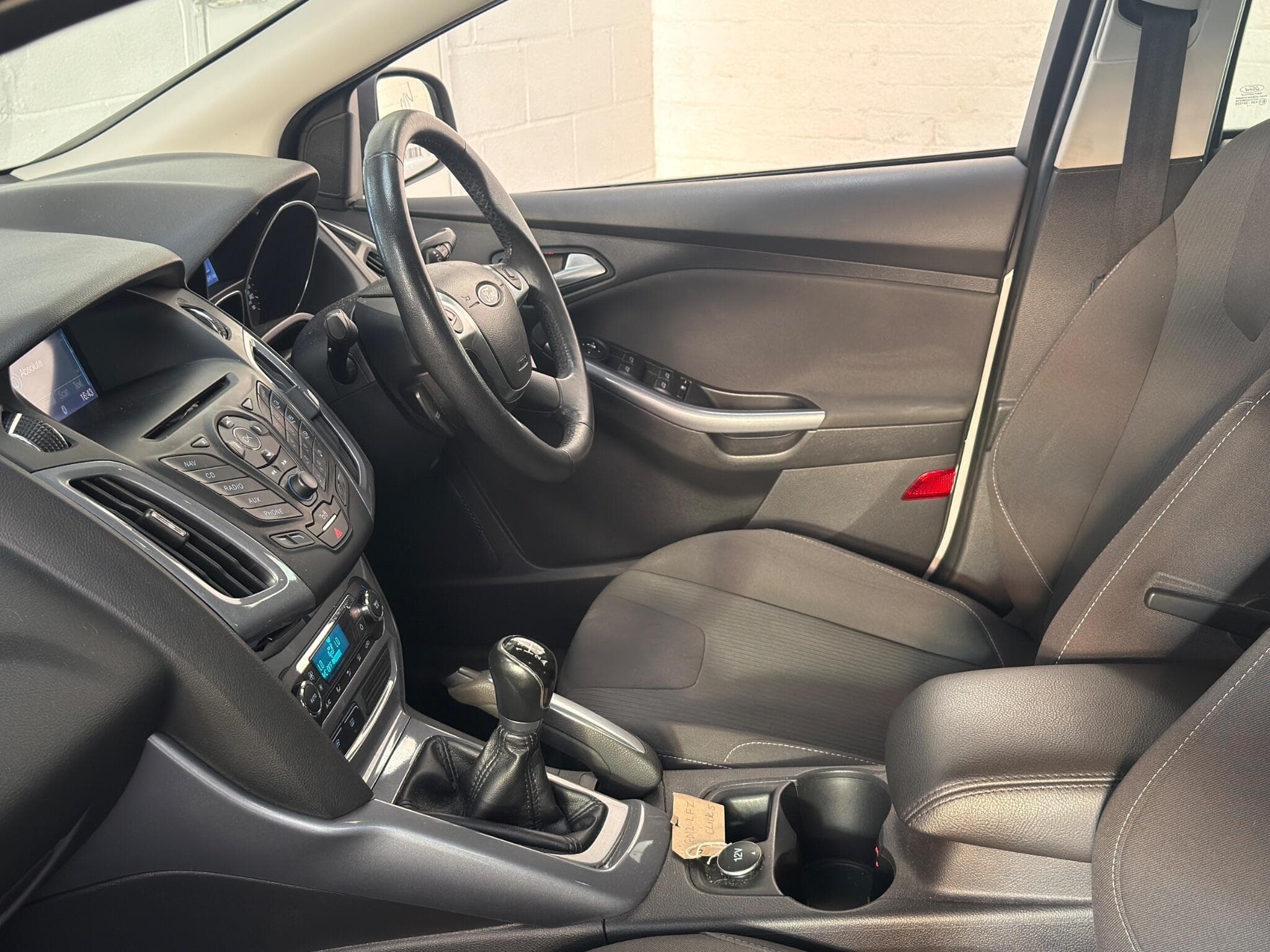 2012 Ford Focus - Thumbnail 34