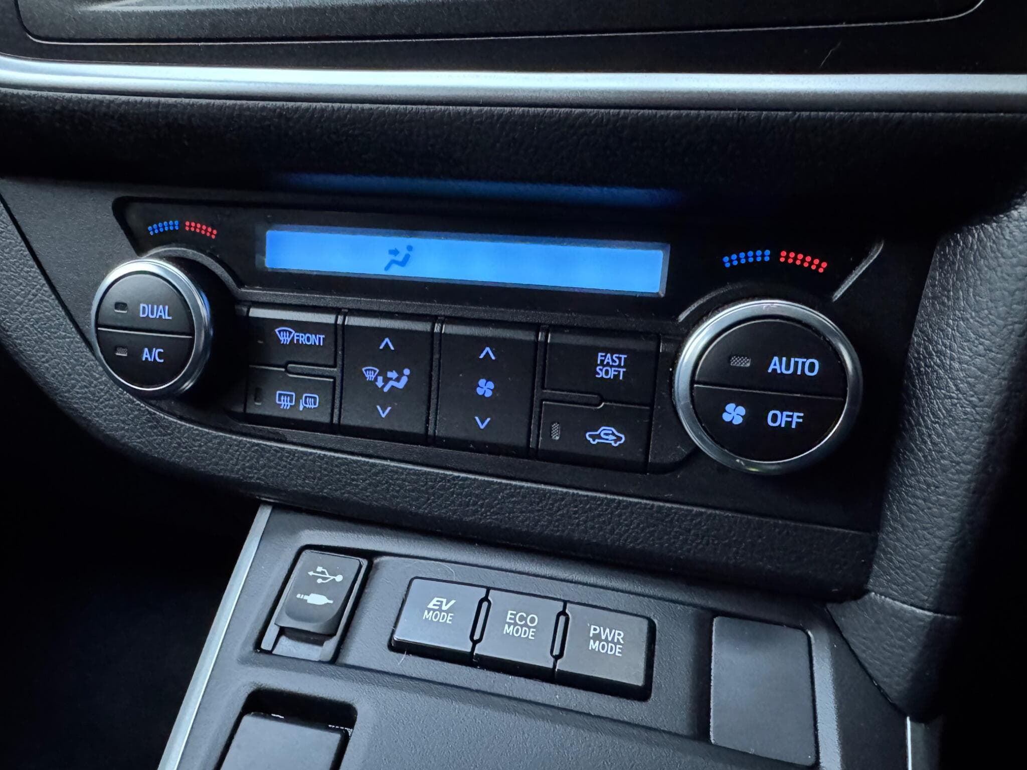 2015 Toyota Auris - Thumbnail 18