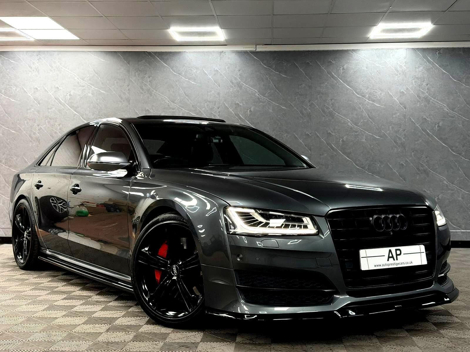 2015 Audi S8 - Thumbnail 5