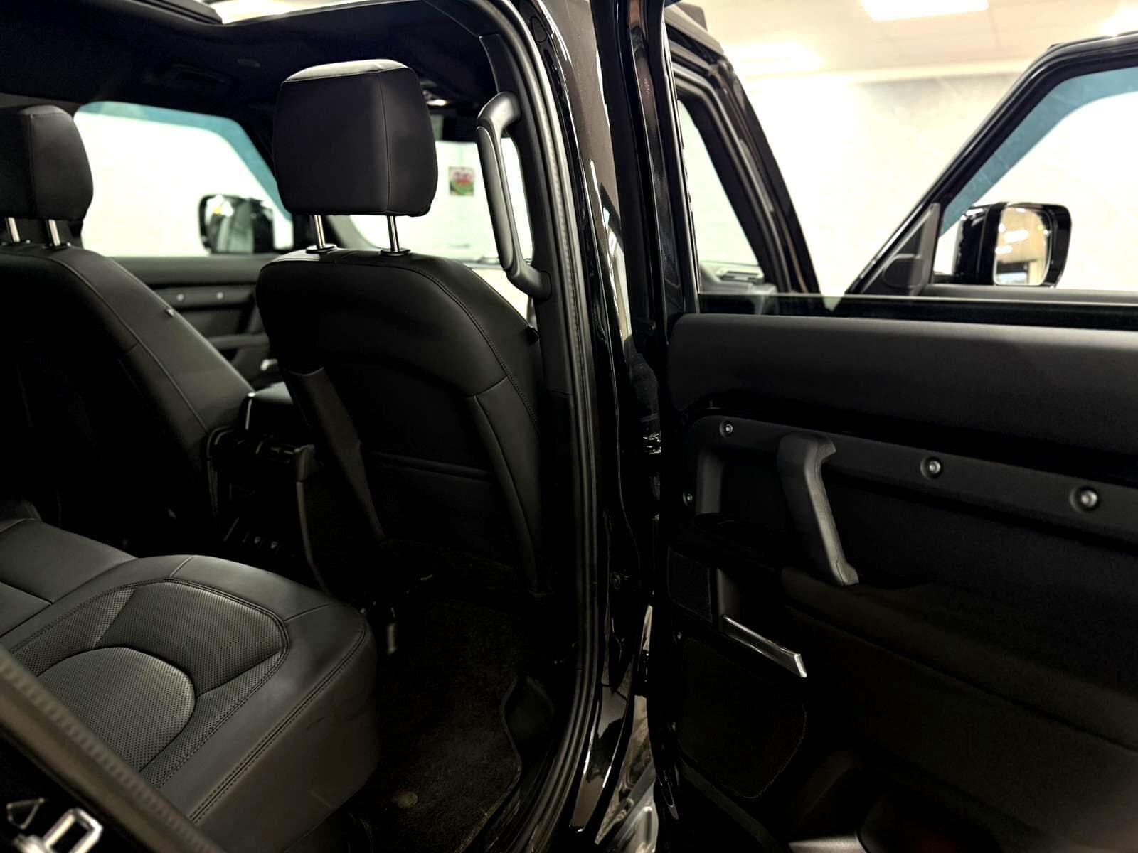 2025 Land Rover Defender 110 - Thumbnail 63