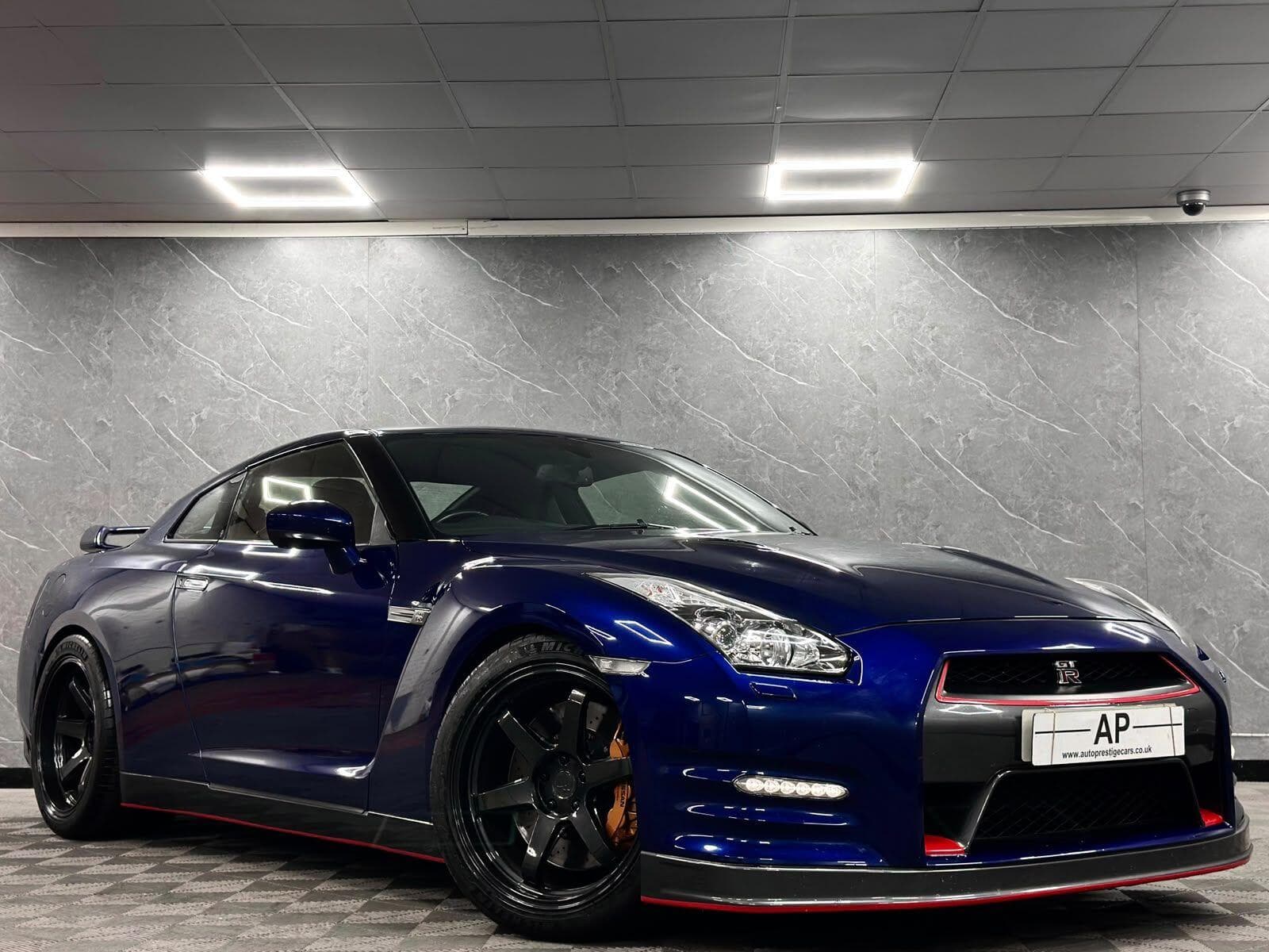 2012 Nissan GT-R - Thumbnail 2