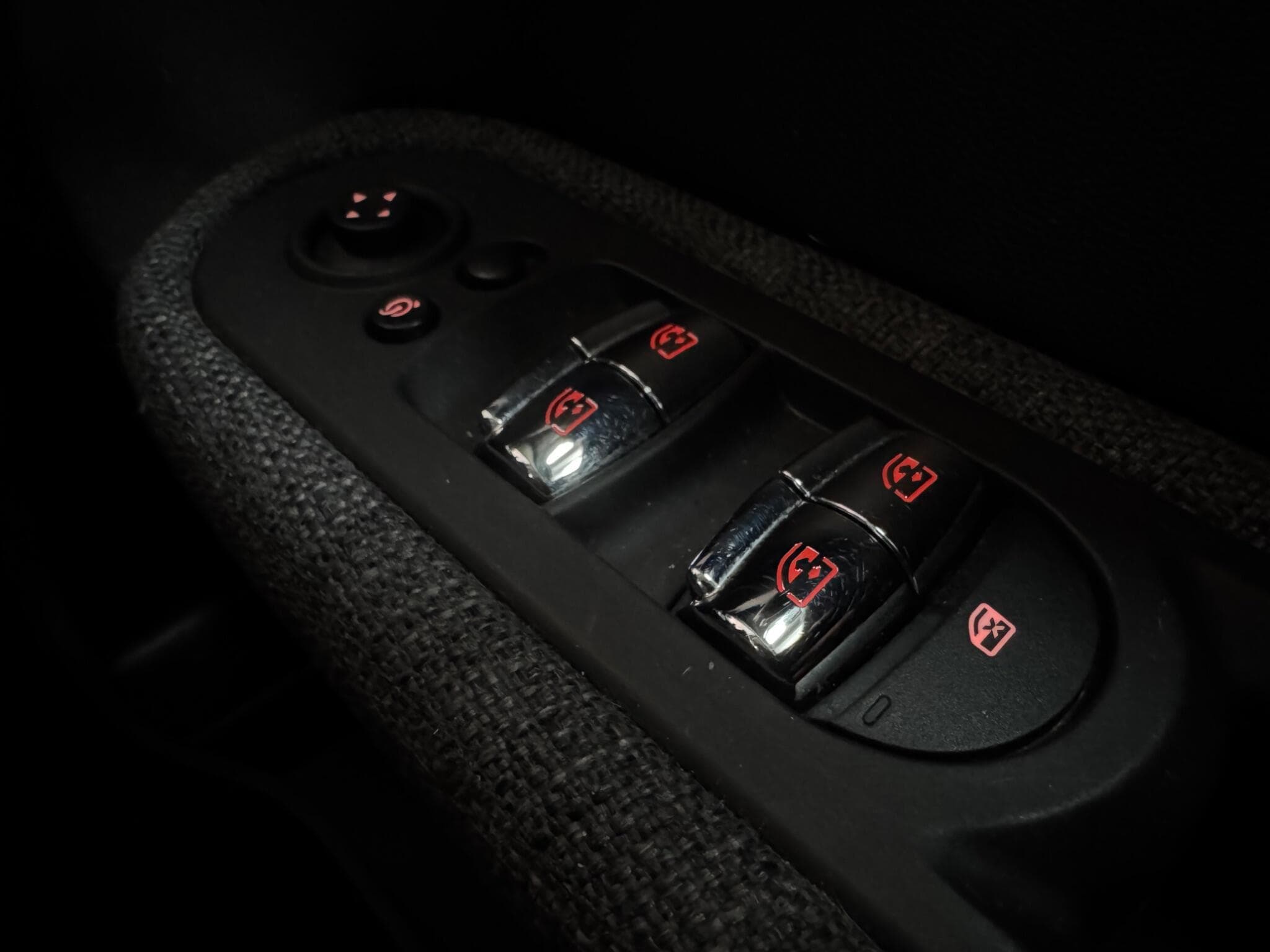 2018 MINI Countryman - Thumbnail 25