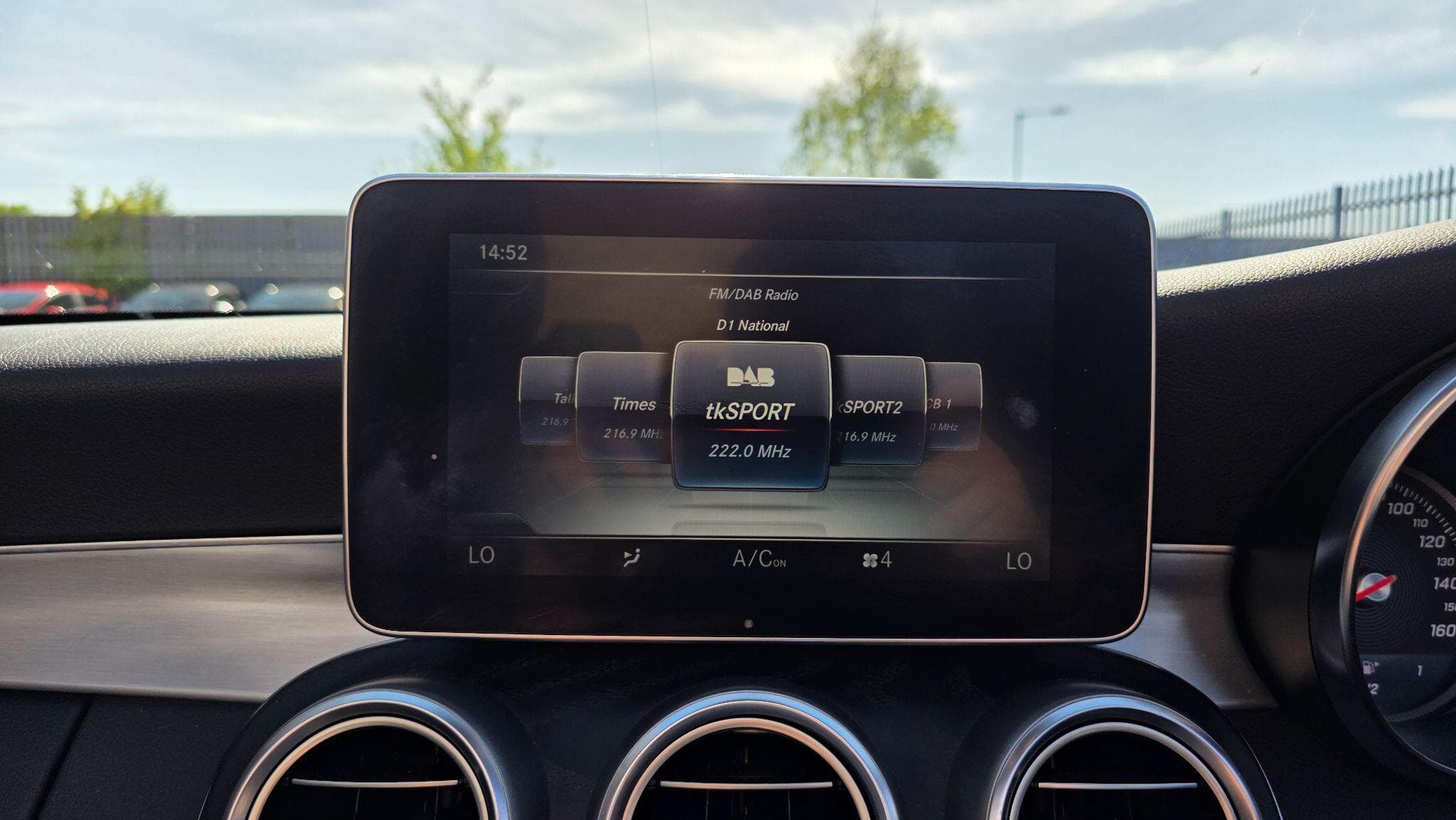 2017 Mercedes-Benz C Class - Thumbnail 31