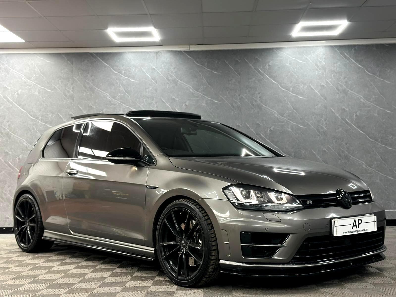 2015 Volkswagen Golf - Main