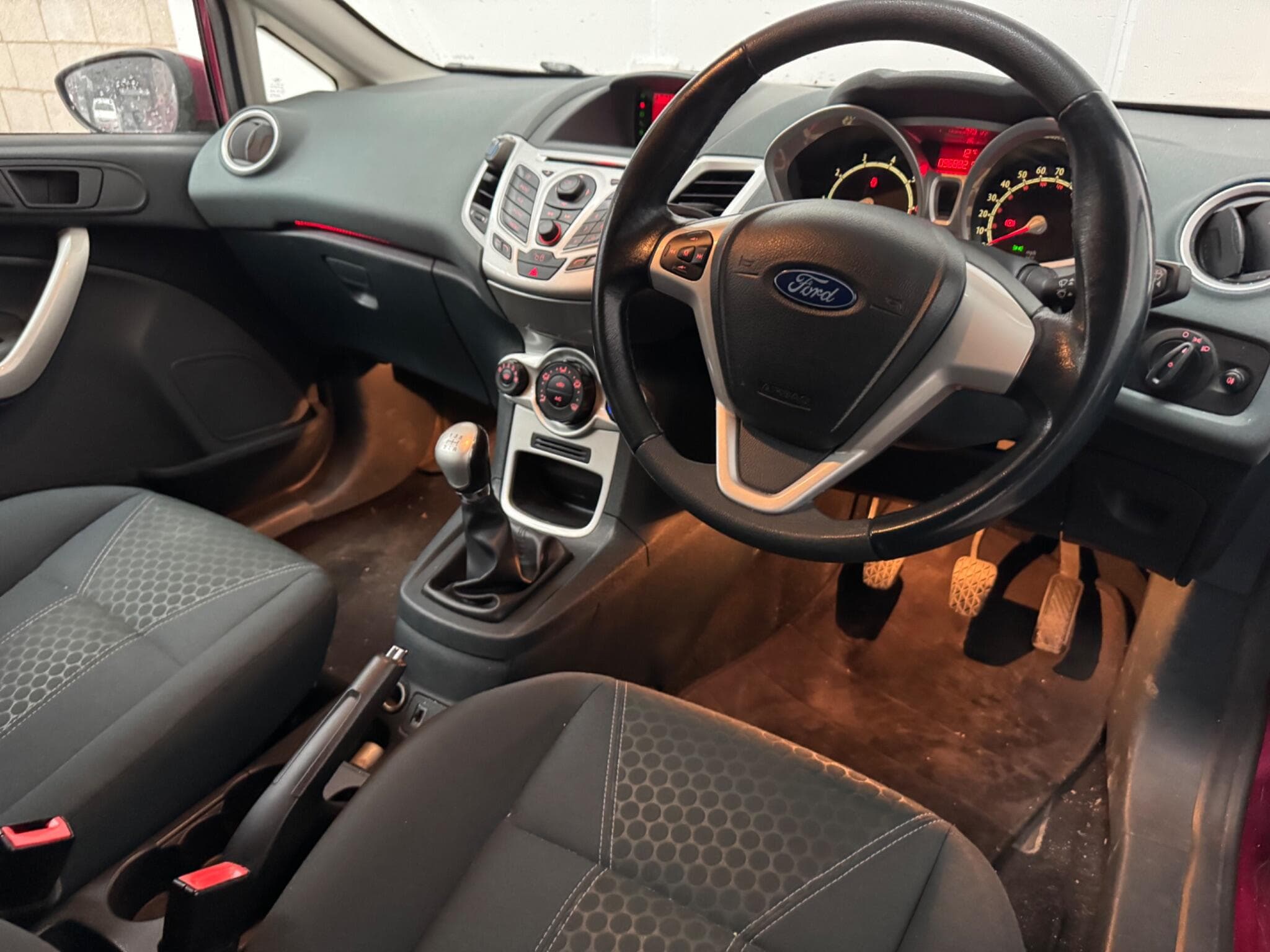 2010 Ford Fiesta - 3