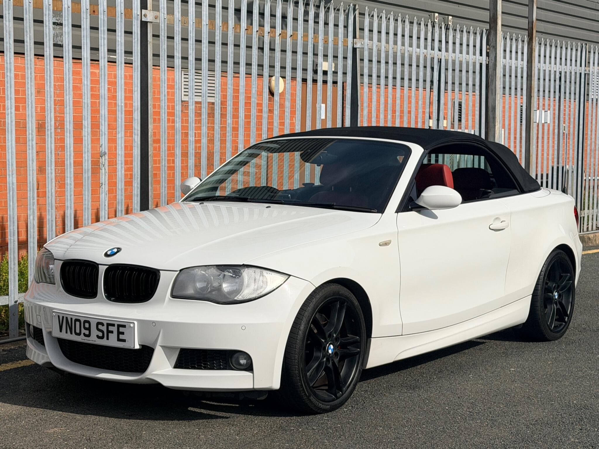 2009 BMW 1 Series - Thumbnail 17
