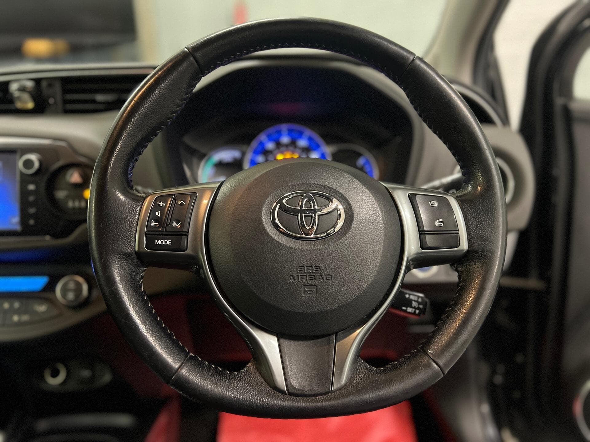 2016 Toyota Yaris - Thumbnail 25