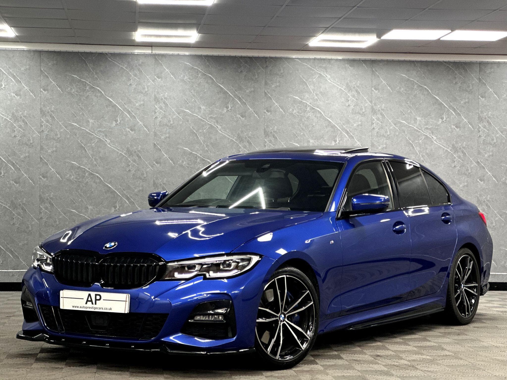 2019 BMW 3 Series - Thumbnail 2