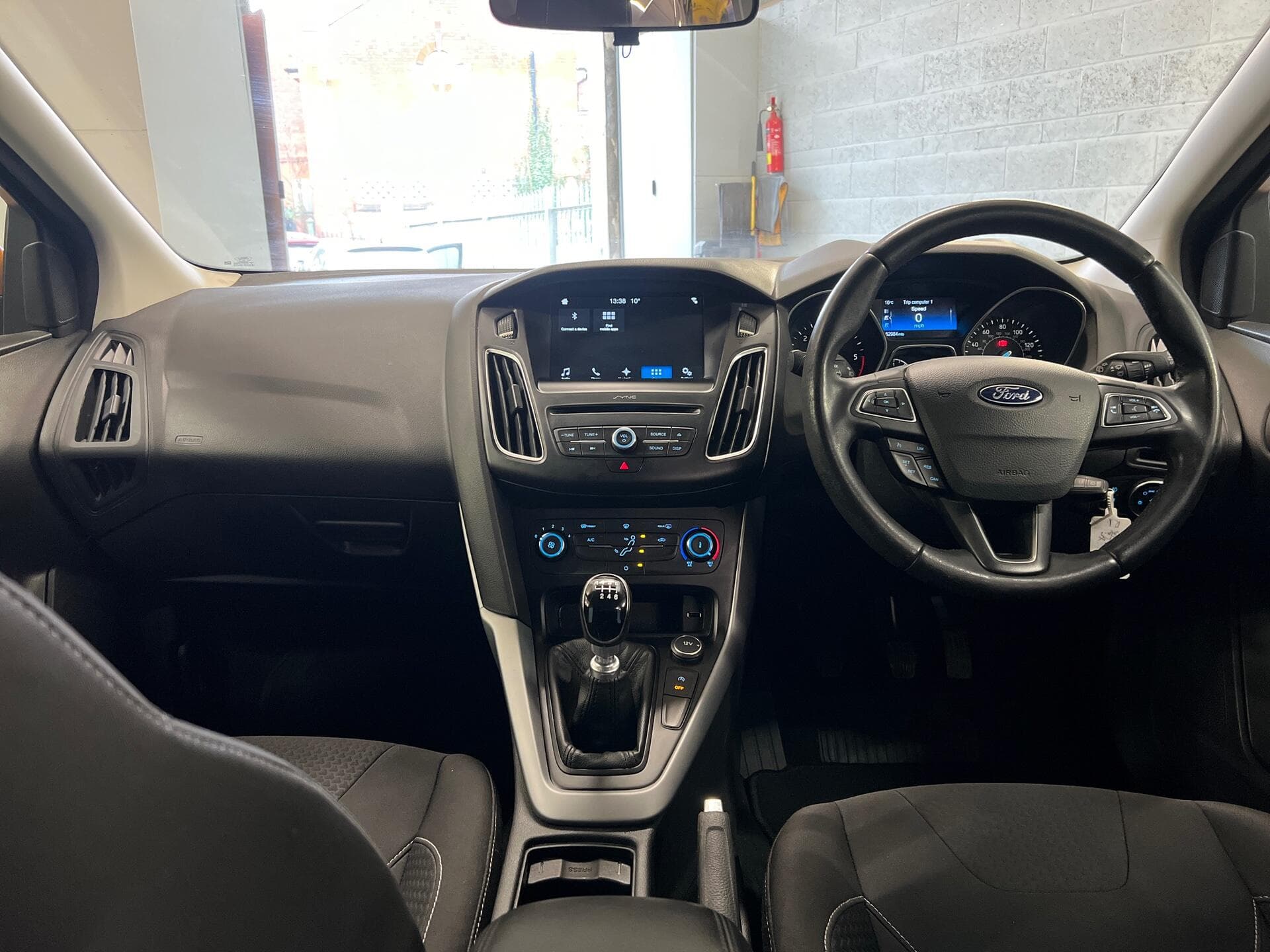 2017 Ford Focus - Thumbnail 40