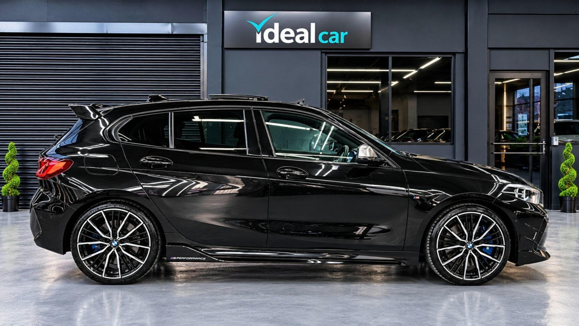 2023 BMW 1 Series - Thumbnail 8