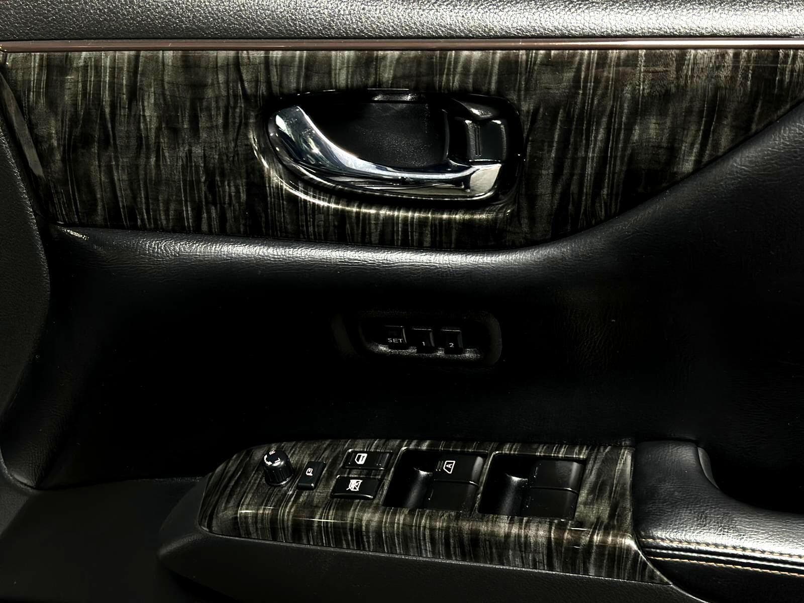 2015 Nissan Elgrand - Thumbnail 41
