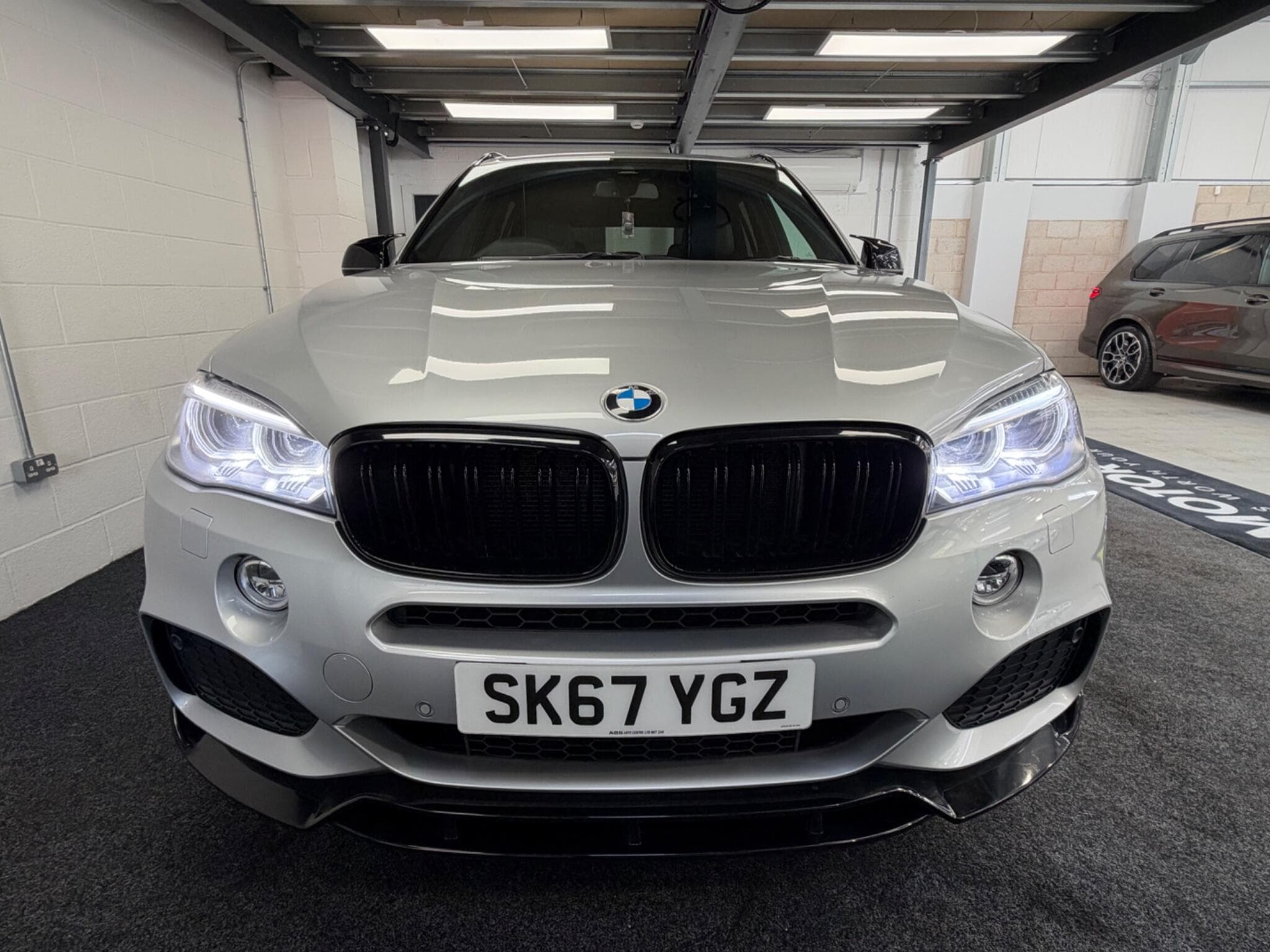 2017 BMW X5 - Thumbnail 3
