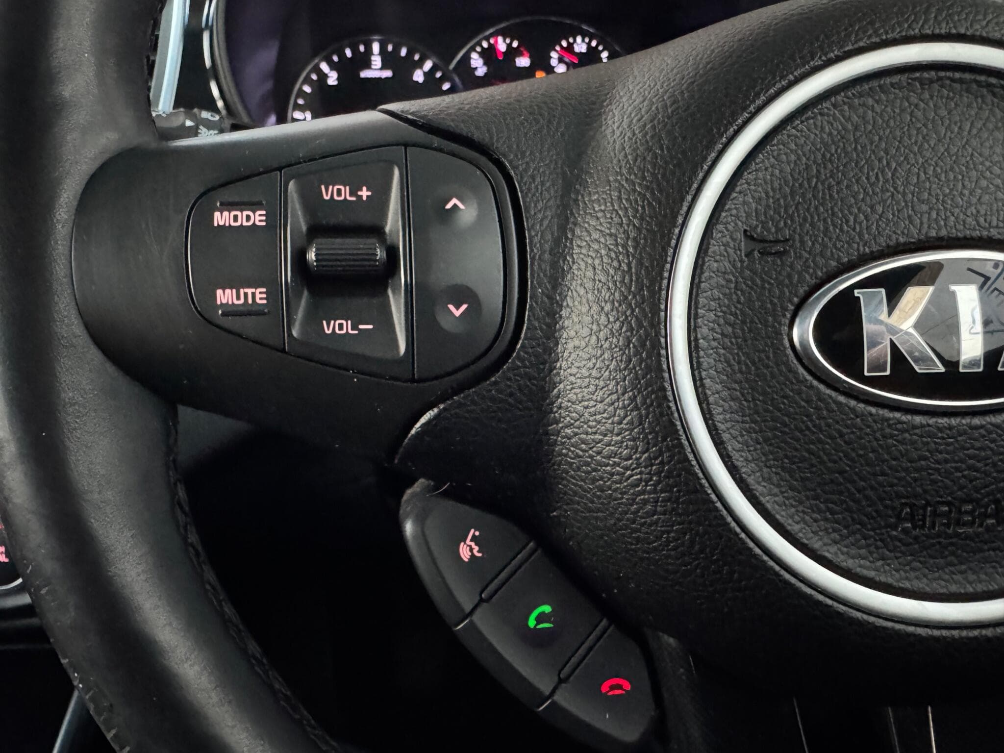 2016 Kia Carens - Thumbnail 21