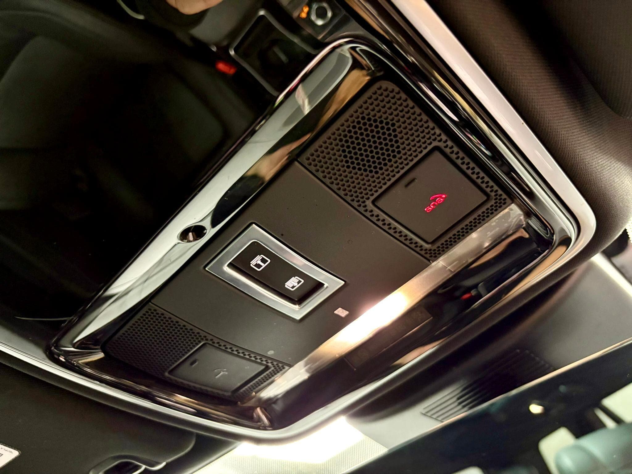 2018 Land Rover Range Rover - Thumbnail 27