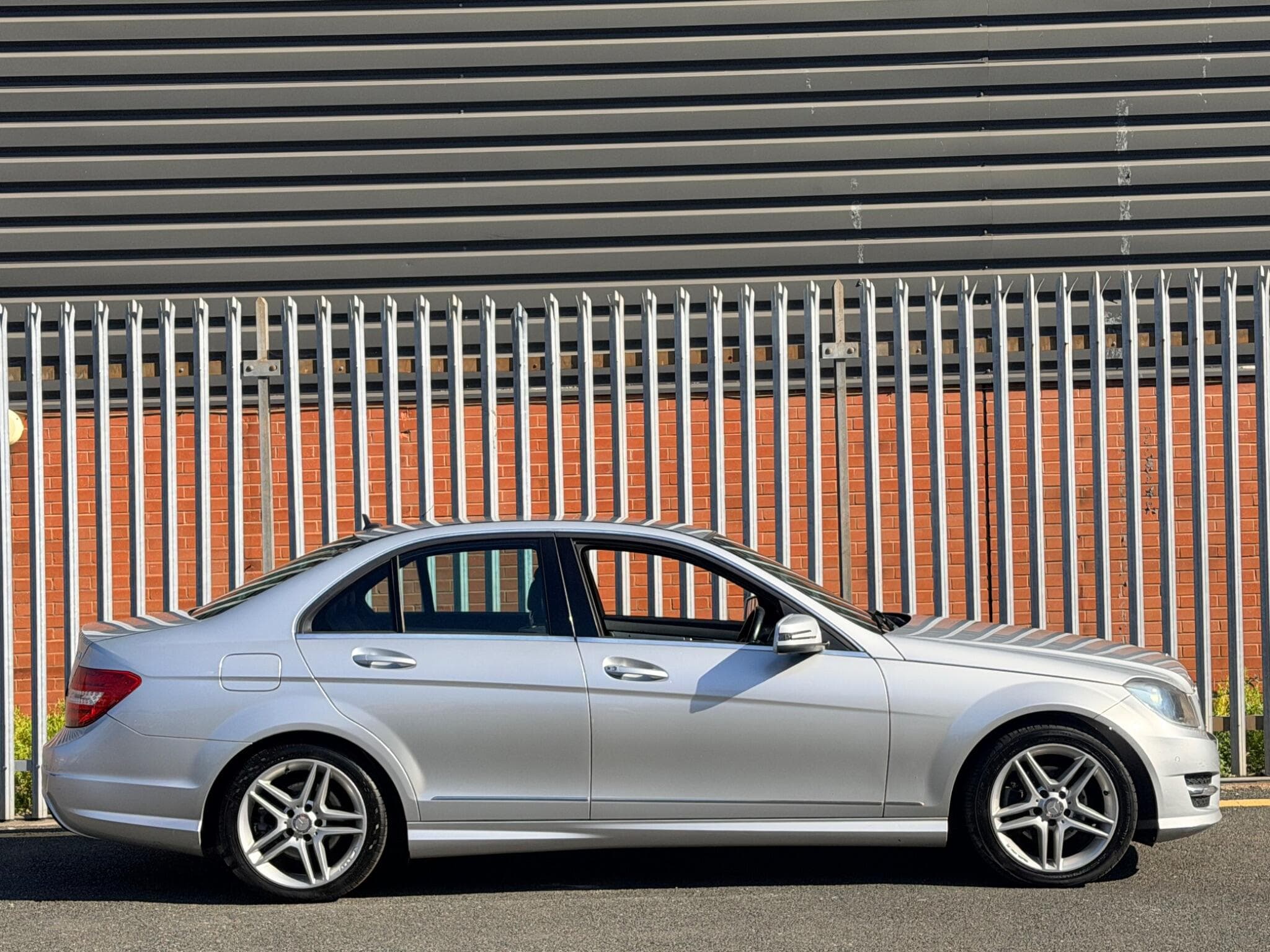 2013 Mercedes-Benz C Class - Thumbnail 2
