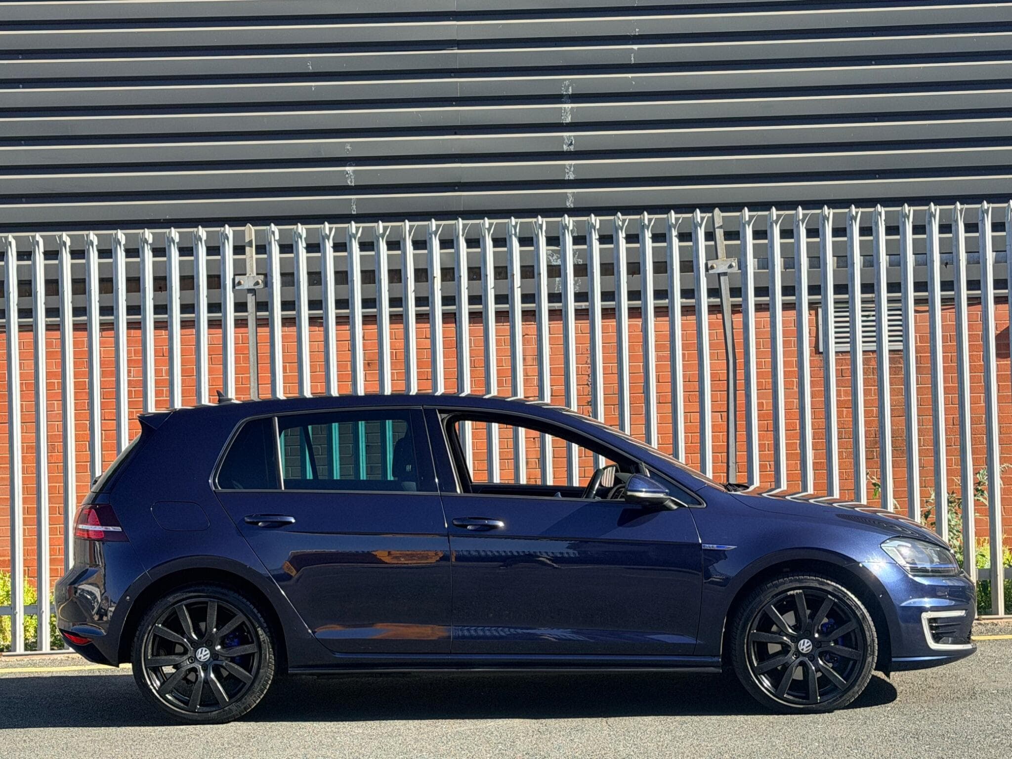 2015 Volkswagen Golf - Thumbnail 2