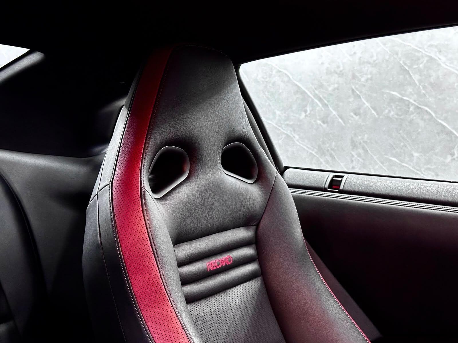2012 Nissan GT-R - Thumbnail 41