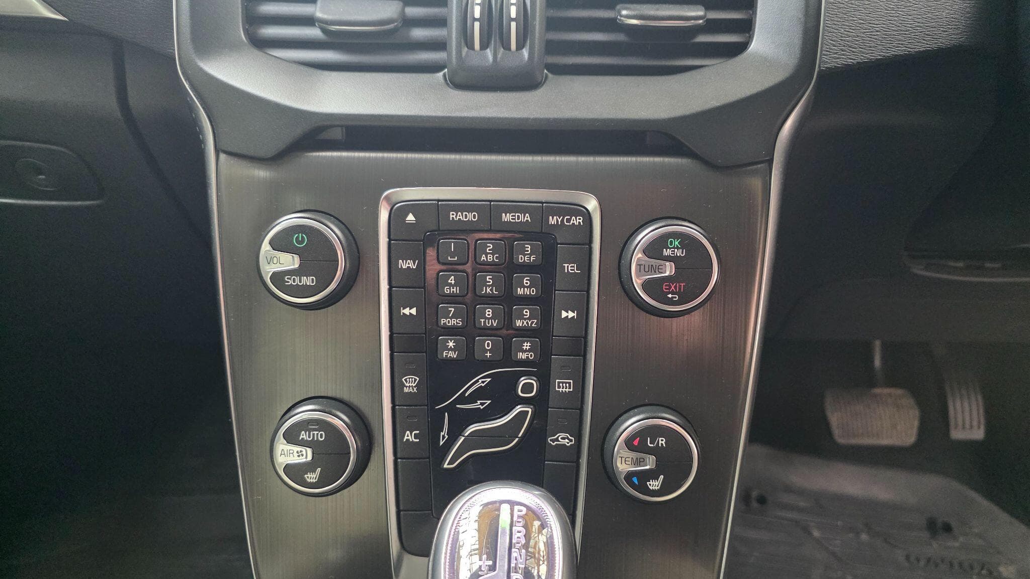 2013 Volvo V40 - Thumbnail 10