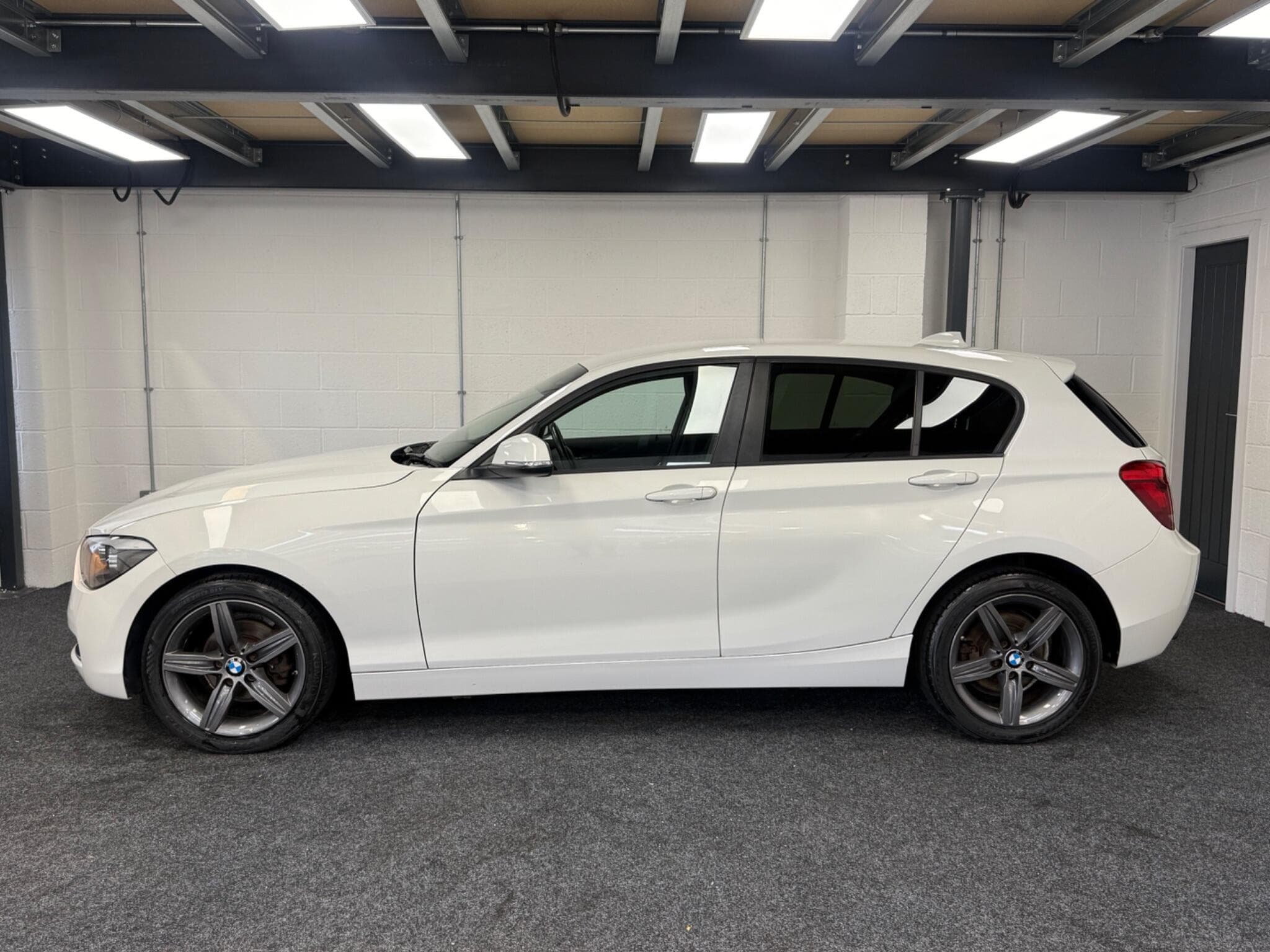 2014 BMW 1 Series - Thumbnail 5