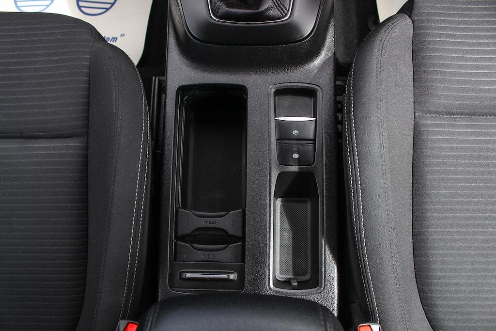 2019 Ford Focus - Thumbnail 30