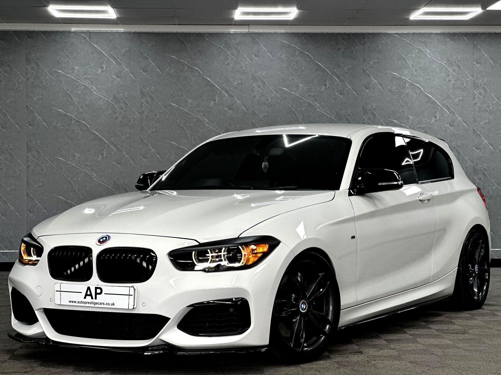 2018 BMW 1 Series - Thumbnail 5