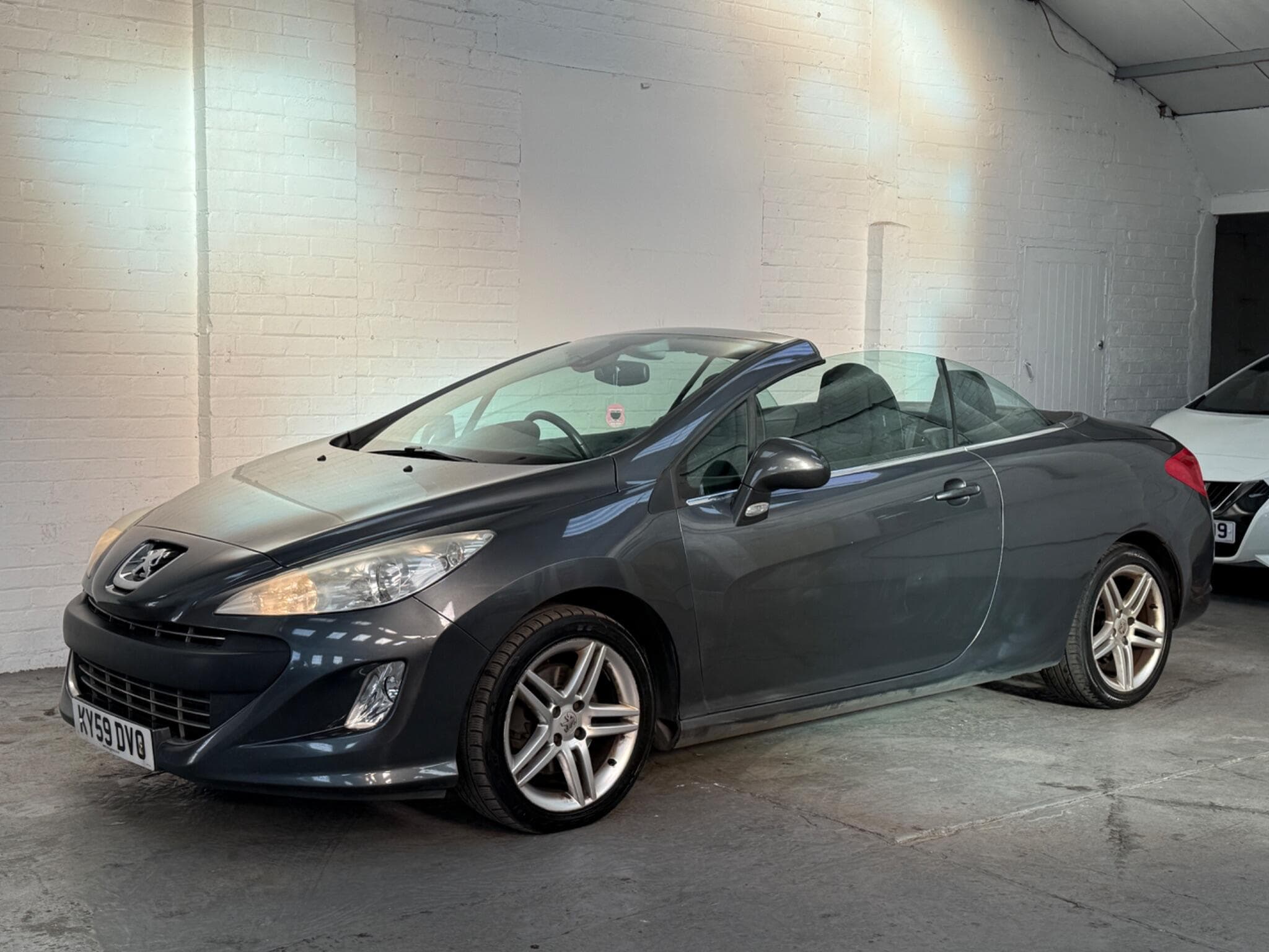 2009 Peugeot 308 CC - Thumbnail 3