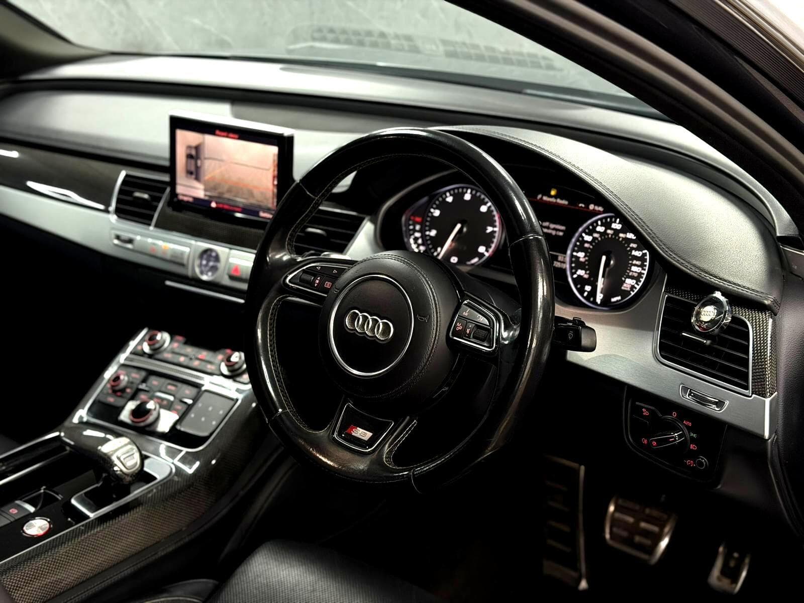 2015 Audi S8 - Thumbnail 40
