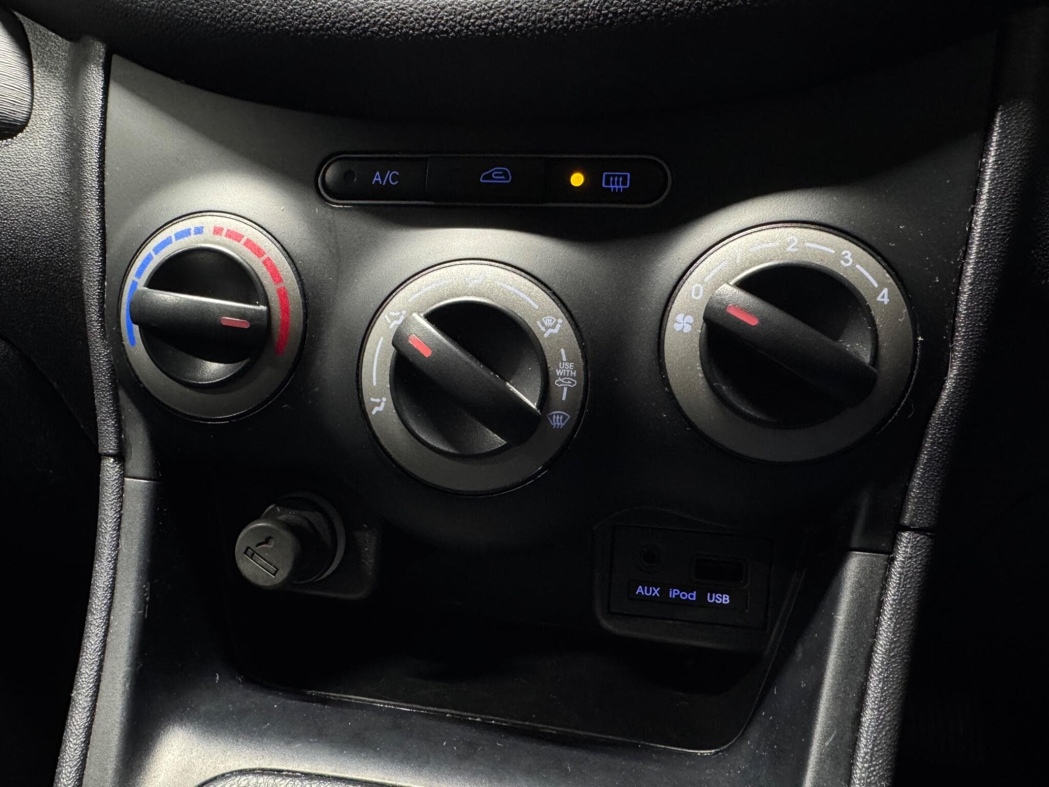 2013 Hyundai i10 - Thumbnail 11