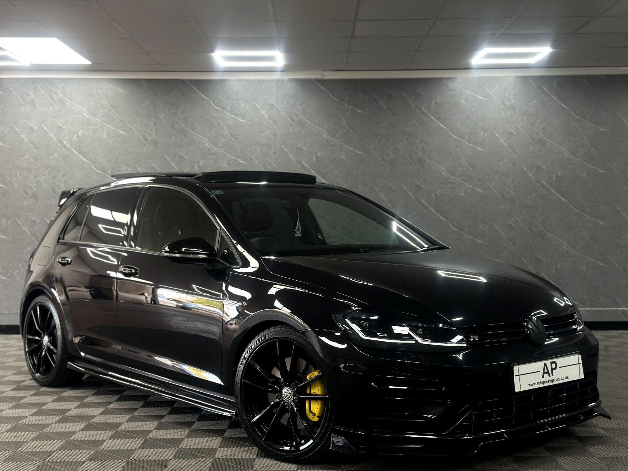 2018 Volkswagen Golf - Image 3