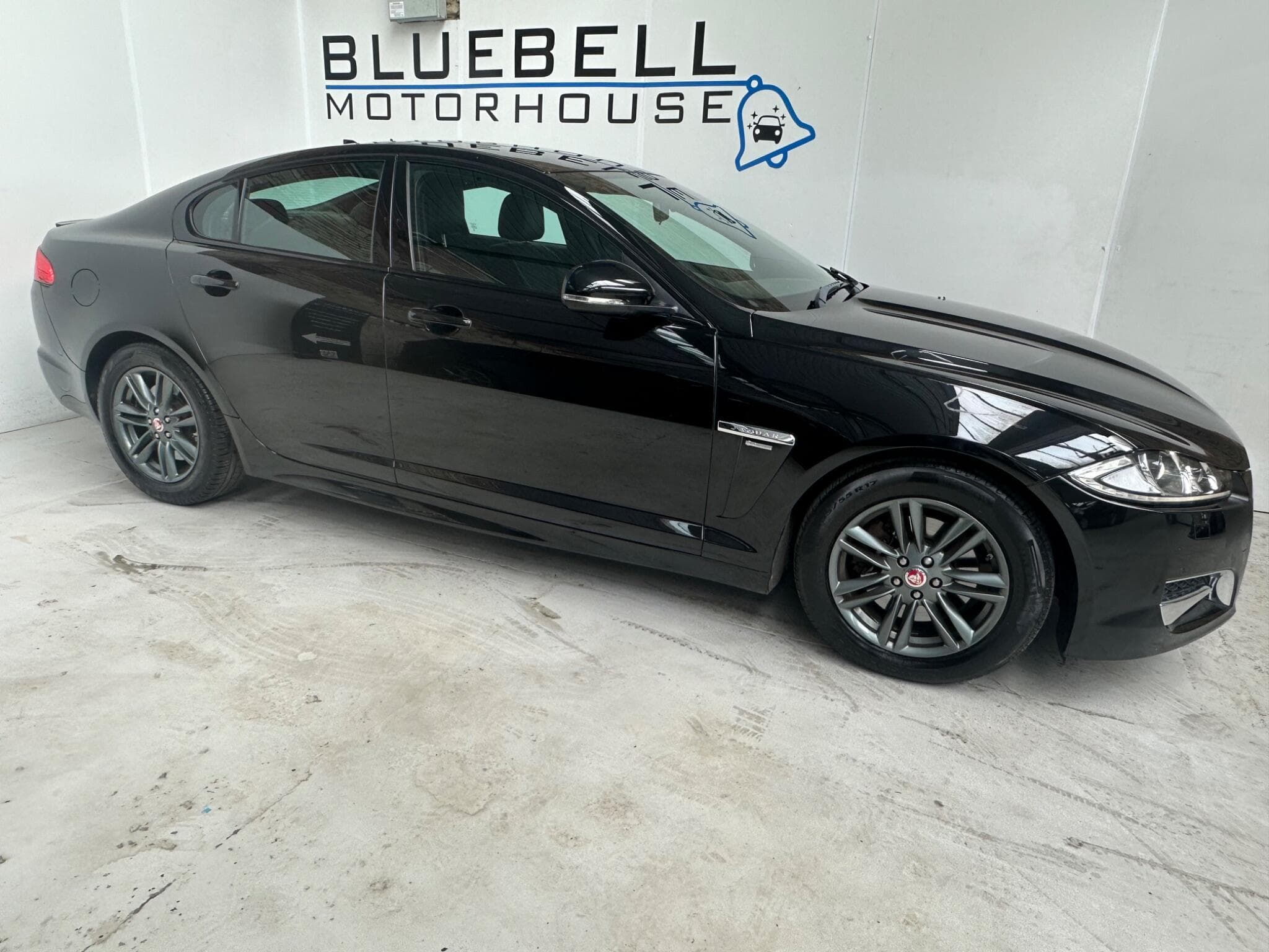 2015 Jaguar XF - Thumbnail 8