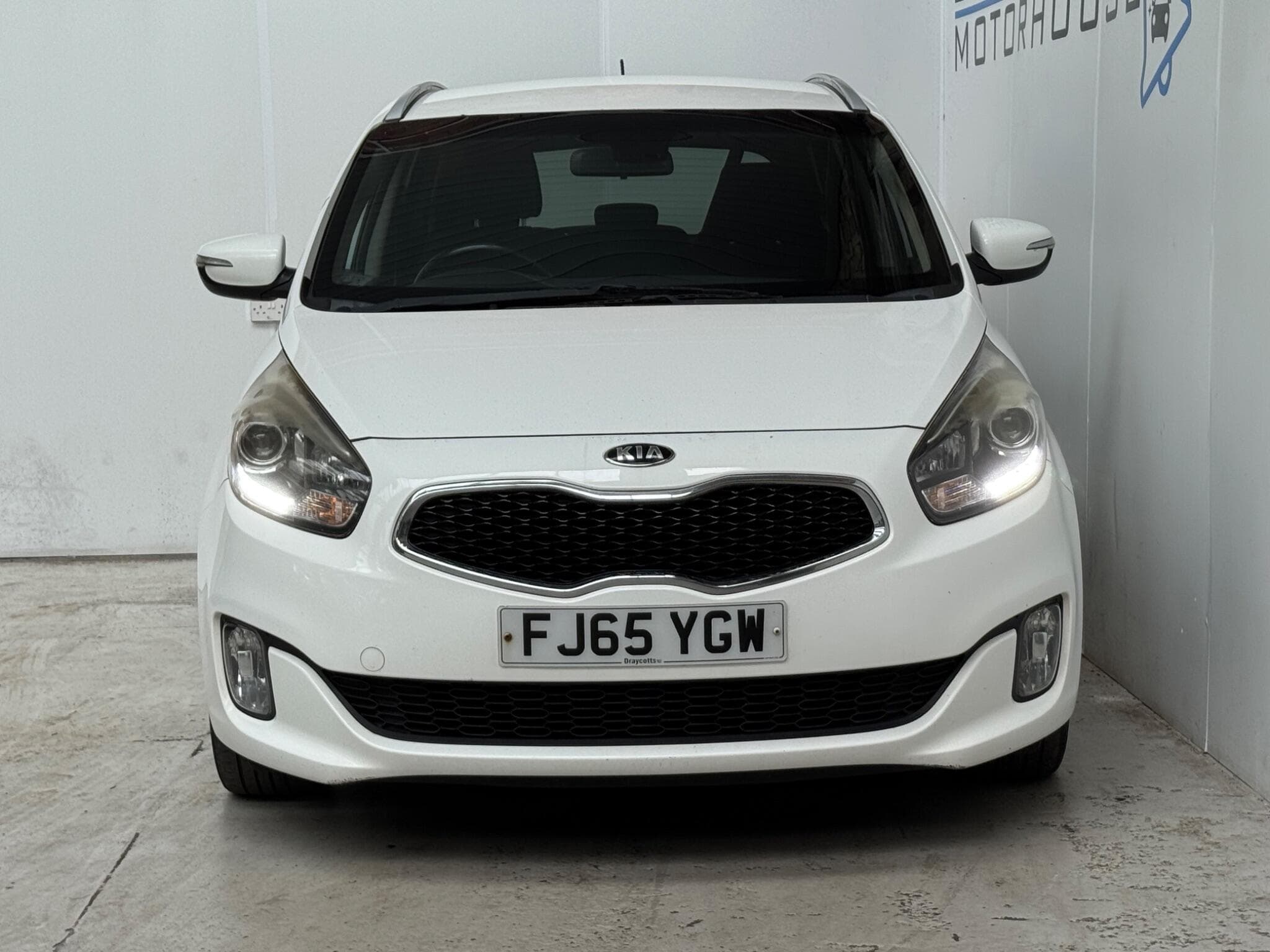 2015 Kia Carens - Thumbnail 2